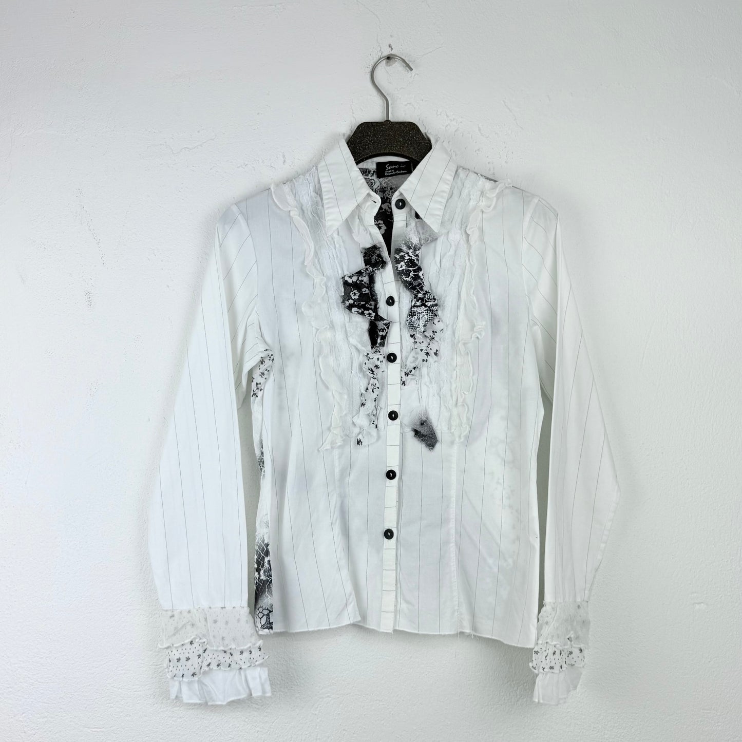 Kuratierter Vintage Onlineshop nachhaltige Secondhand Kleidung online kaufen, Online Shop Vintage, Vintage Online Shop, Second Hand Online Shop, gebraucht, zweite Hand, reused, preloved, Y2K, thriftshop, thriftstore, thrifting, thrift shop, thrift store, Patchwork, Floeers, Mixd Fabrics