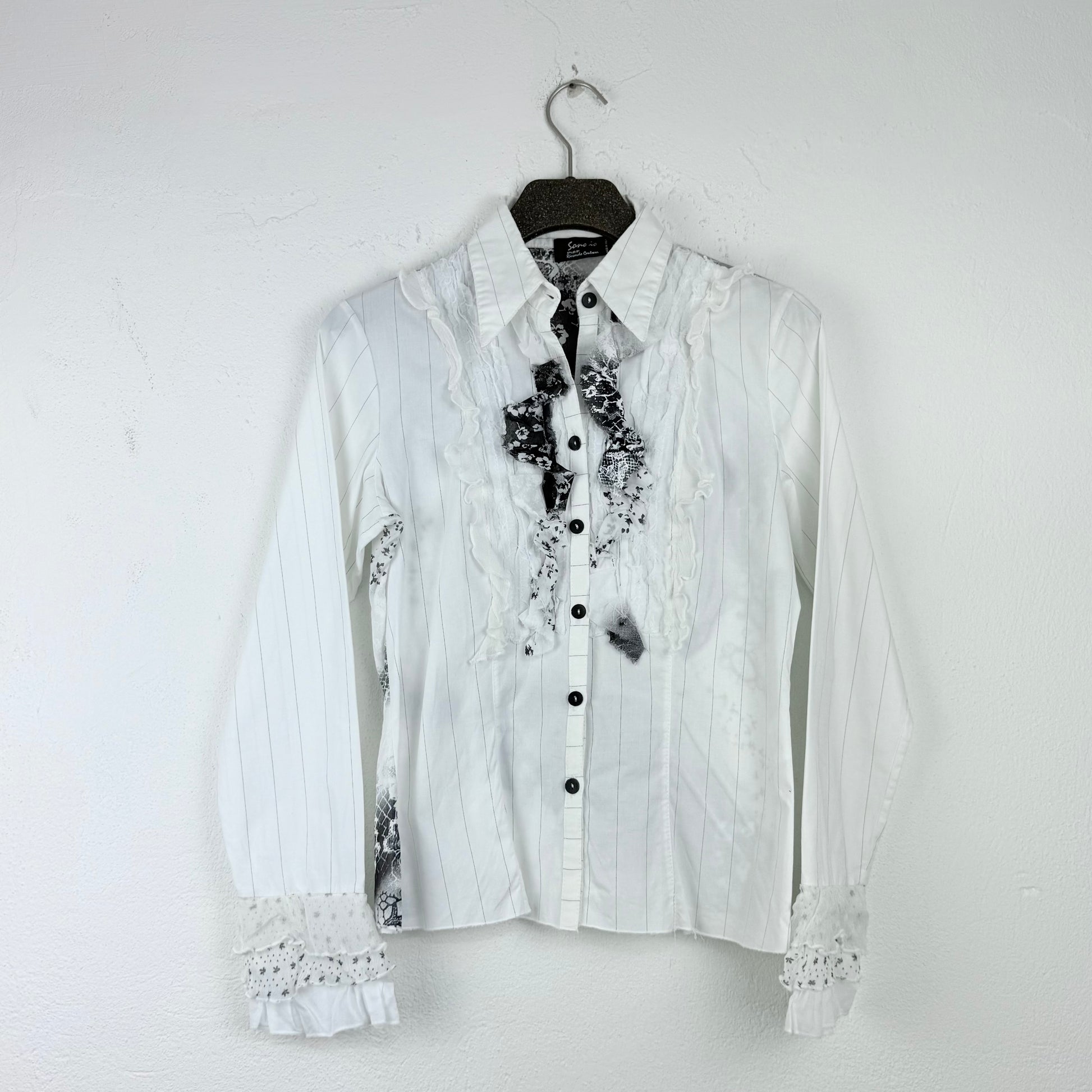 Kuratierter Vintage Onlineshop nachhaltige Secondhand Kleidung online kaufen, Online Shop Vintage, Vintage Online Shop, Second Hand Online Shop, gebraucht, zweite Hand, reused, preloved, Y2K, thriftshop, thriftstore, thrifting, thrift shop, thrift store, Patchwork, Floeers, Mixd Fabrics