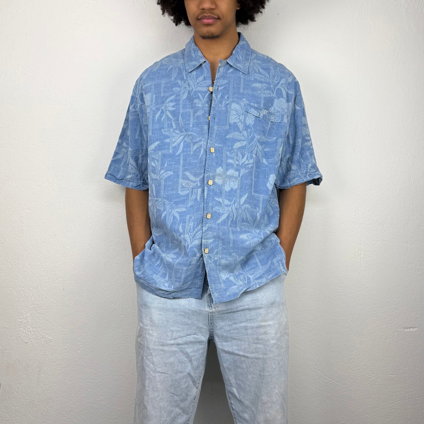 Kuratierter Vintage Onlineshop nachhaltige Secondhand Kleidung online kaufen, Online Shop Vintage, Vintage Online Shop, Second Hand Online Shop, gebraucht, zweite Hand, reused, preloved, Y2K, thriftshop, thriftstore, thrifting, thrift shop, thrift store