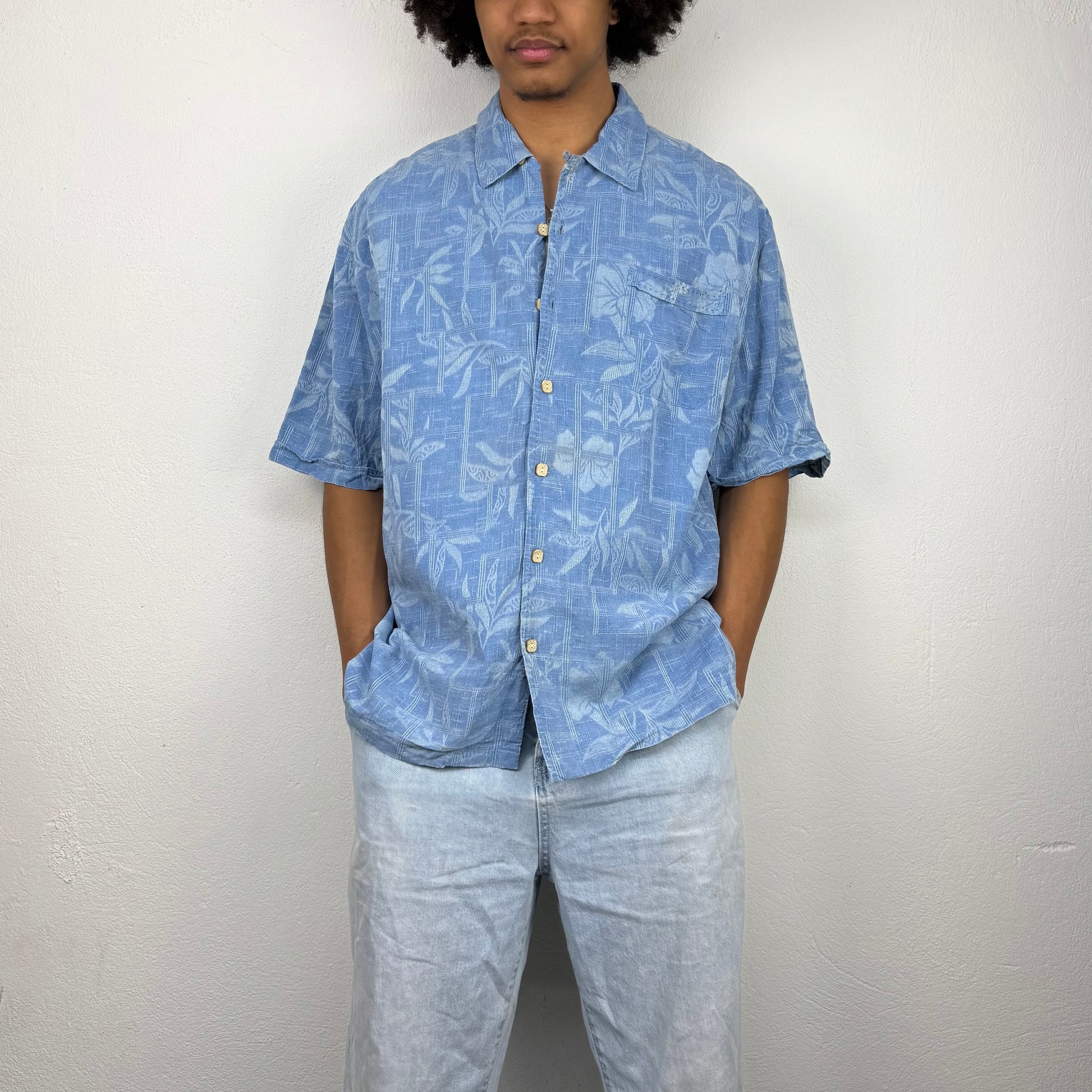 Kuratierter Vintage Onlineshop nachhaltige Secondhand Kleidung online kaufen, Online Shop Vintage, Vintage Online Shop, Second Hand Online Shop, gebraucht, zweite Hand, reused, preloved, Y2K, thriftshop, thriftstore, thrifting, thrift shop, thrift store