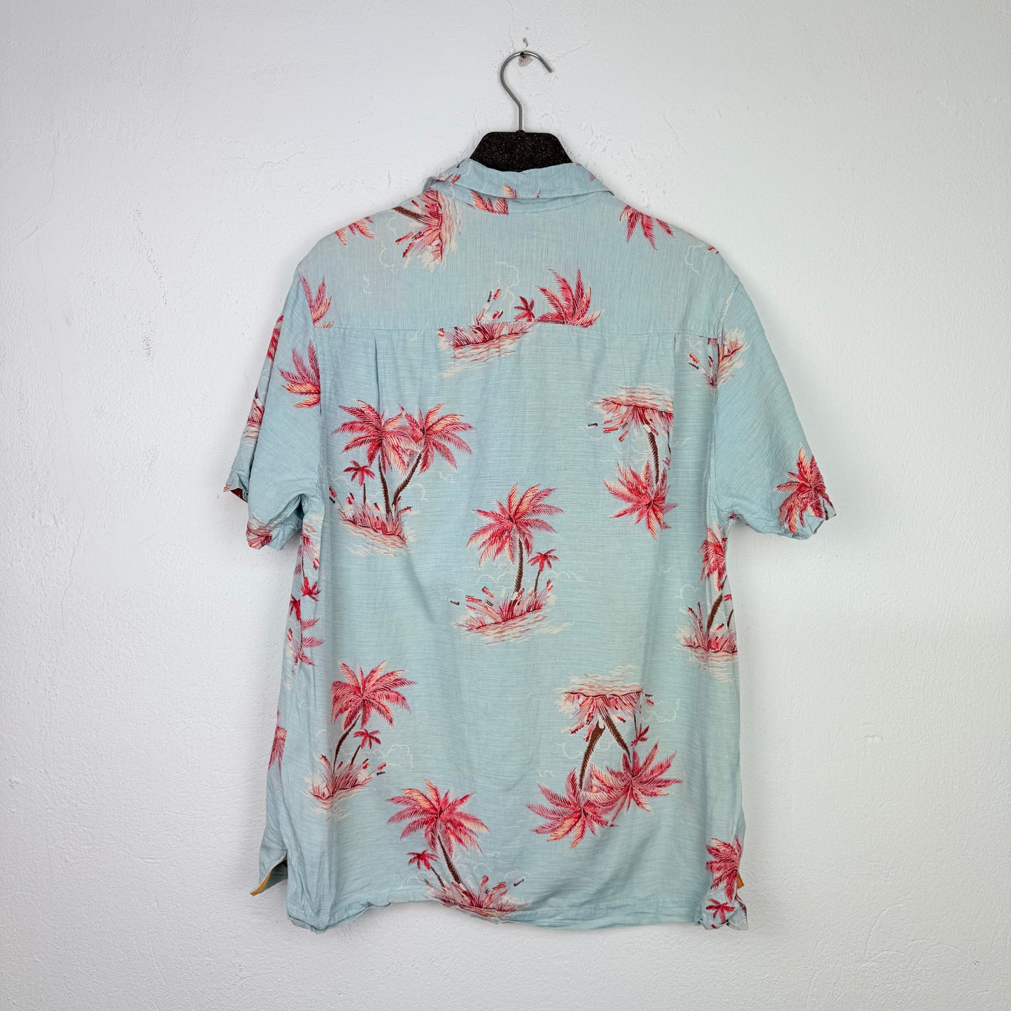 Kuratierter Vintage Onlineshop nachhaltige Secondhand Kleidung online kaufen, Online Shop Vintage, Vintage Online Shop, Second Hand Online Shop, gebraucht, zweite Hand, reused, preloved, Y2K, thriftshop, thriftstore, thrifting, thrift shop, thrift store