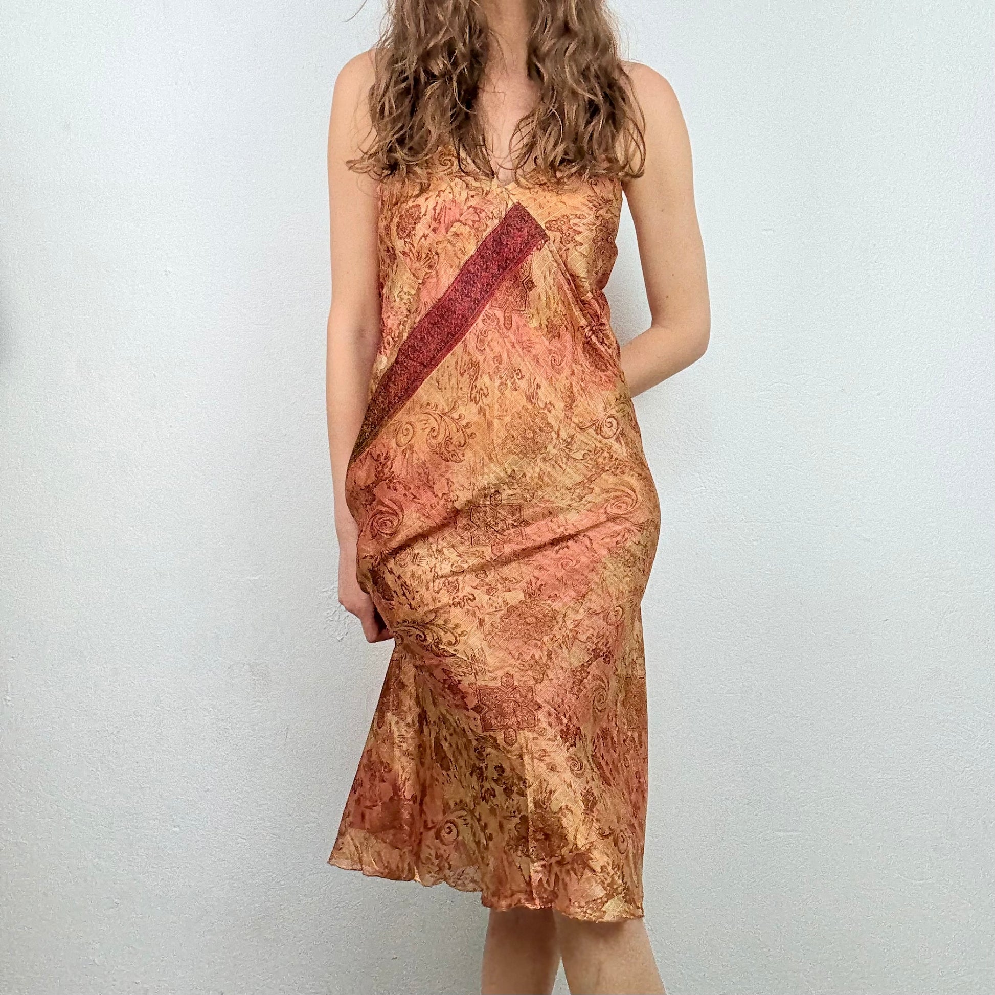 Kuratierter Vintage Onlineshop nachhaltige Secondhand Kleidung online kaufen, Online Shop Vintage, Vintage Online Shop, Second Hand Online Shop, gebraucht, zweite Hand, reused, preloved, Y2K, thriftshop, thriftstore, thrifting, thrift shop, thrift store, Boho, Festival, Flowy, Seidig