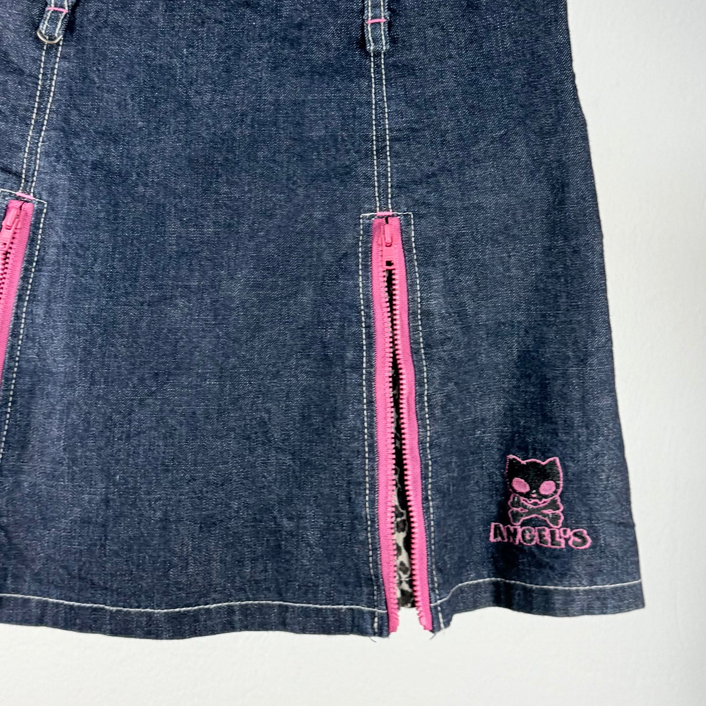 Kuratierter Vintage Onlineshop nachhaltige Secondhand Kleidung online kaufen, Online Shop Vintage, Vintage Online Shop, Second Hand Online Shop, gebraucht, zweite Hand, reused, preloved, Y2K, thriftshop, thriftstore, thrifting, thrift shop, thrift store
