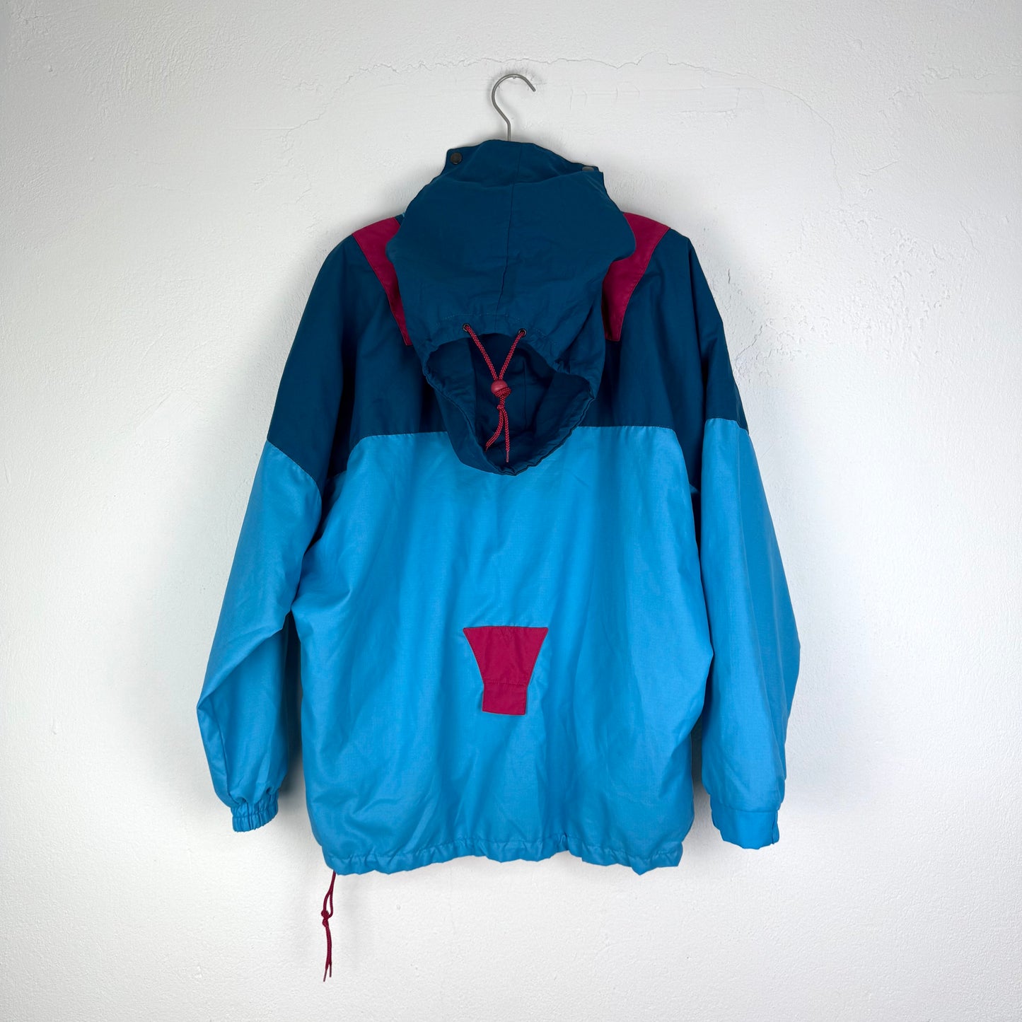 Kuratierter Vintage Onlineshop nachhaltige Secondhand Kleidung online kaufen, Online Shop Vintage, Vintage Online Shop, Second Hand Online Shop, gebraucht, zweite Hand, reused, preloved, Y2K, thriftshop, thriftstore, thrifting, thrift shop, thrift store
