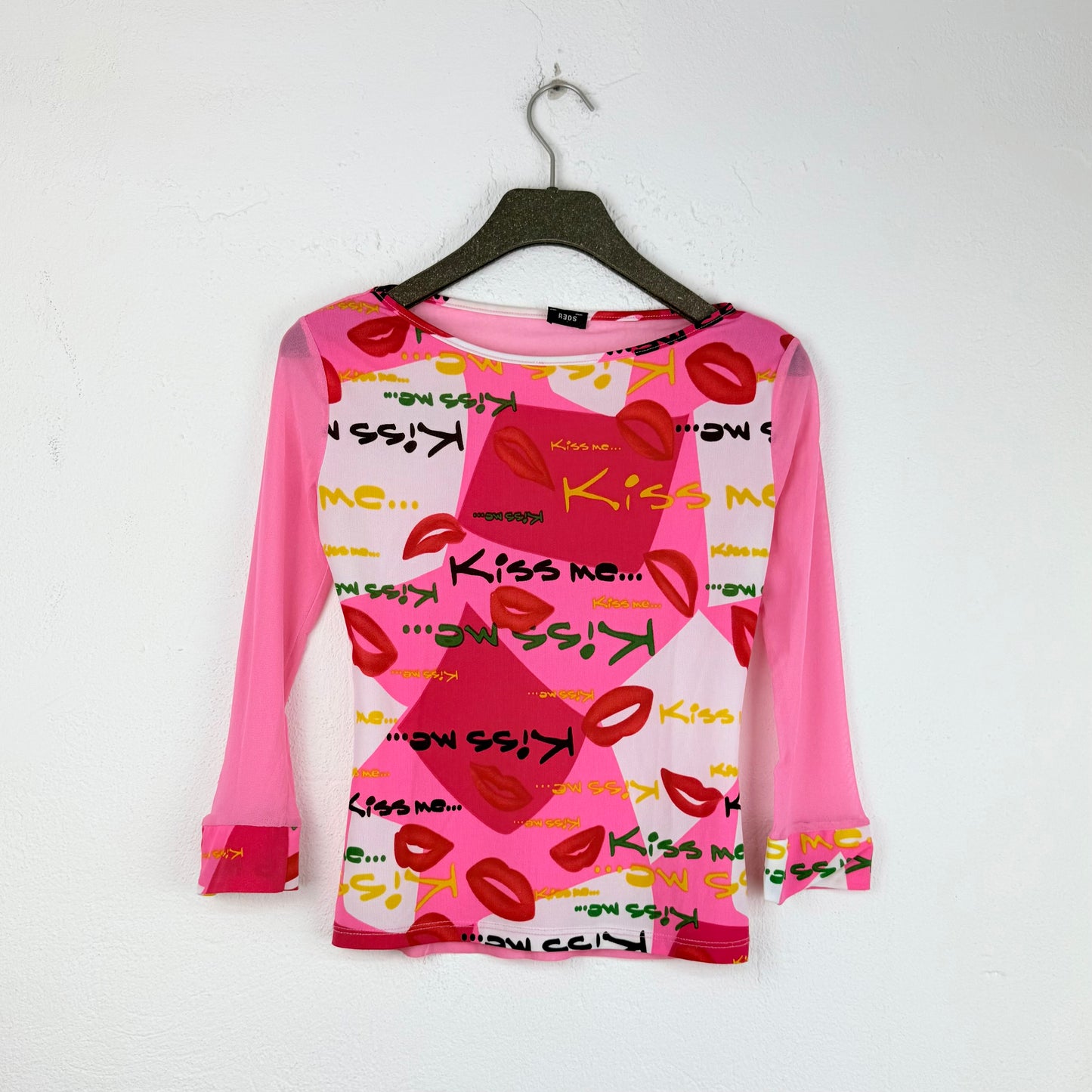 Kuratierter Vintage Onlineshop nachhaltige Secondhand Kleidung online kaufen, Online Shop Vintage, Vintage Online Shop, Second Hand Online Shop, gebraucht, zweite Hand, reused, preloved, Y2K, thriftshop, thriftstore, thrifting, thrift shop, thrift store, Retro, Print, Colorful, Statement
