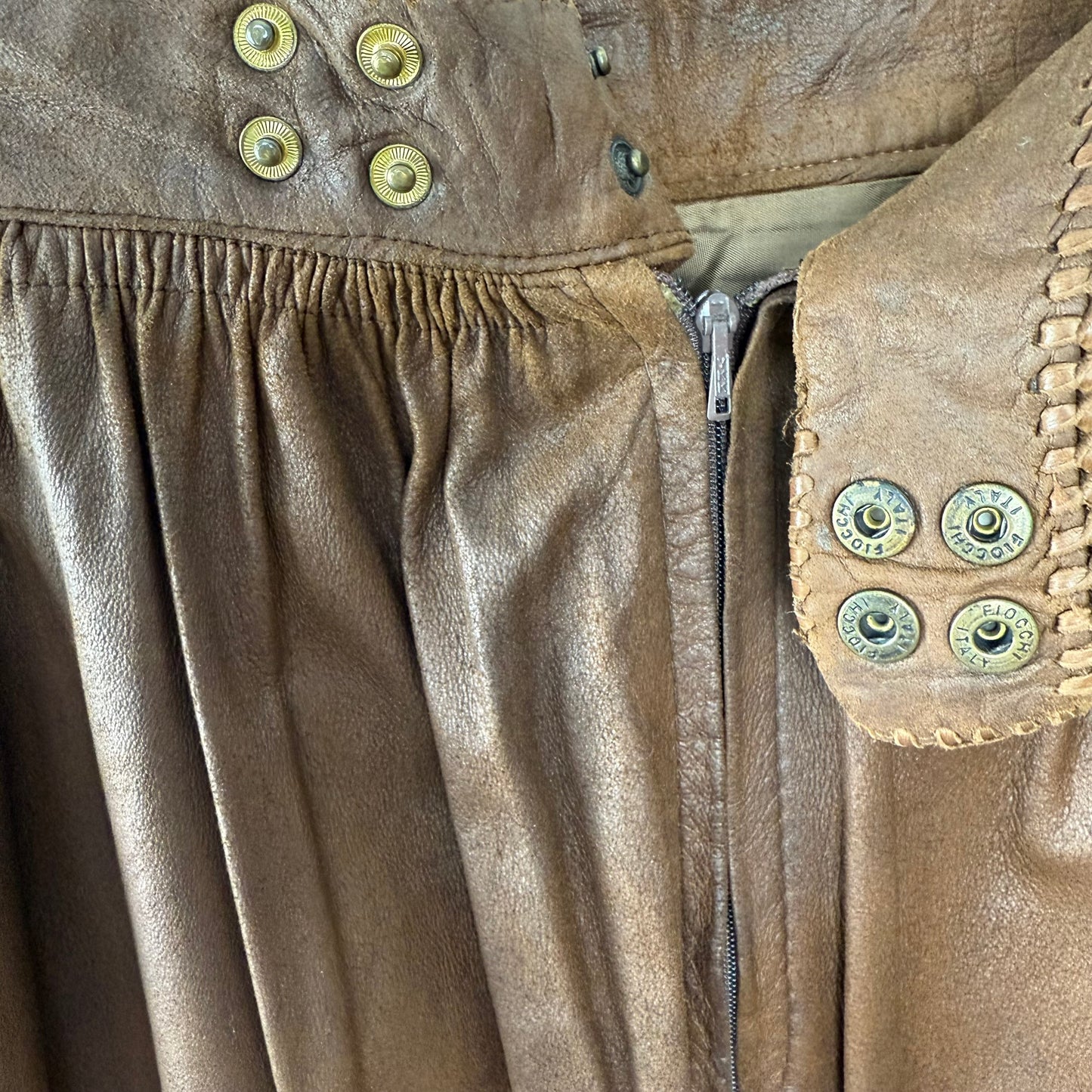 Kuratierter Vintage Onlineshop nachhaltige Secondhand Kleidung online kaufen, Online Shop Vintage, Vintage Online Shop, Second Hand Online Shop, gebraucht, zweite Hand, reused, preloved, Y2K, thriftshop, thriftstore, thrifting, thrift shop, thrift store
