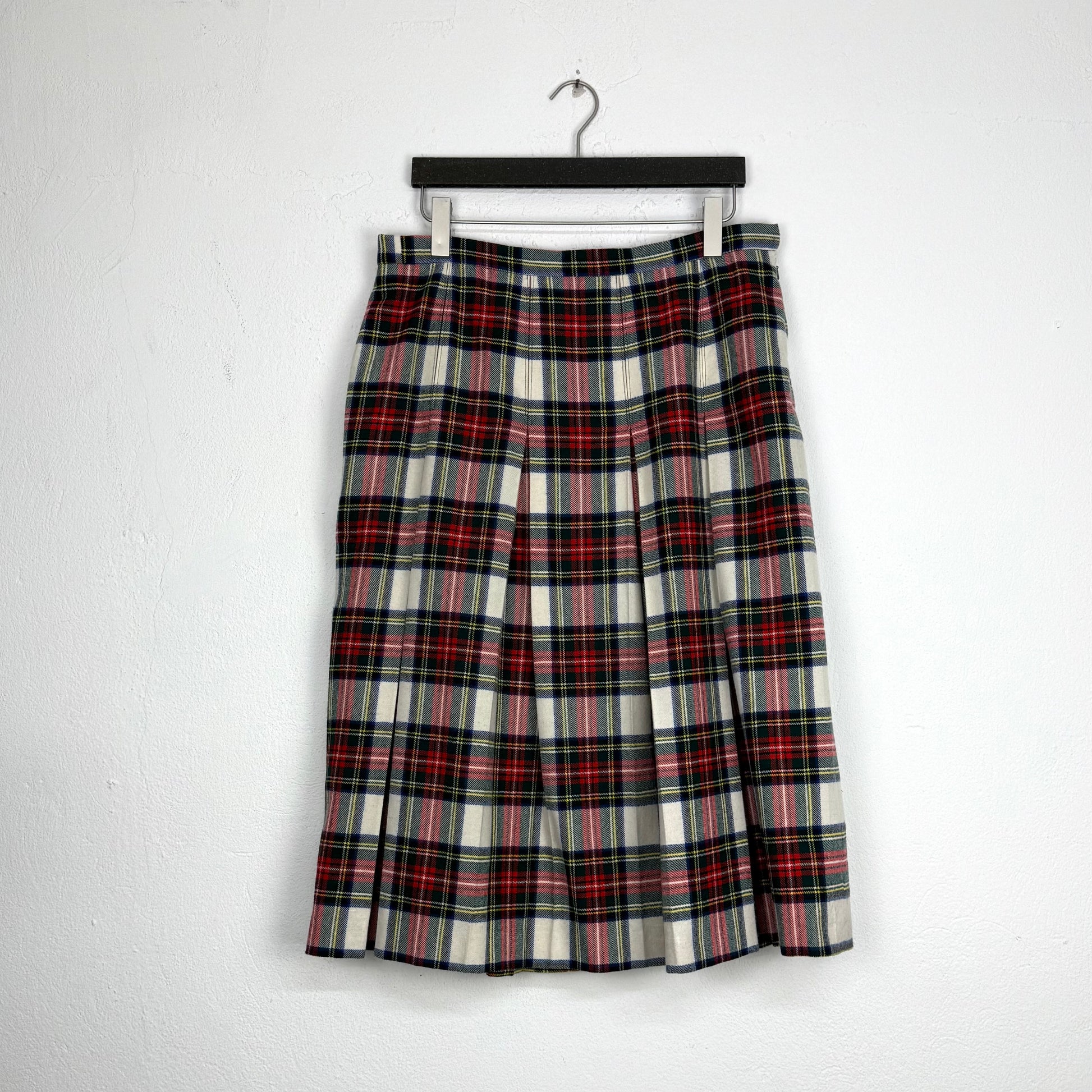 Kuratierter Vintage Onlineshop nachhaltige Secondhand Kleidung online kaufen, Online Shop Vintage, Vintage Online Shop, Second Hand Online Shop, gebraucht, zweite Hand, reused, preloved, Y2K, thriftshop, thriftstore, thrifting, thrift shop, thrift store