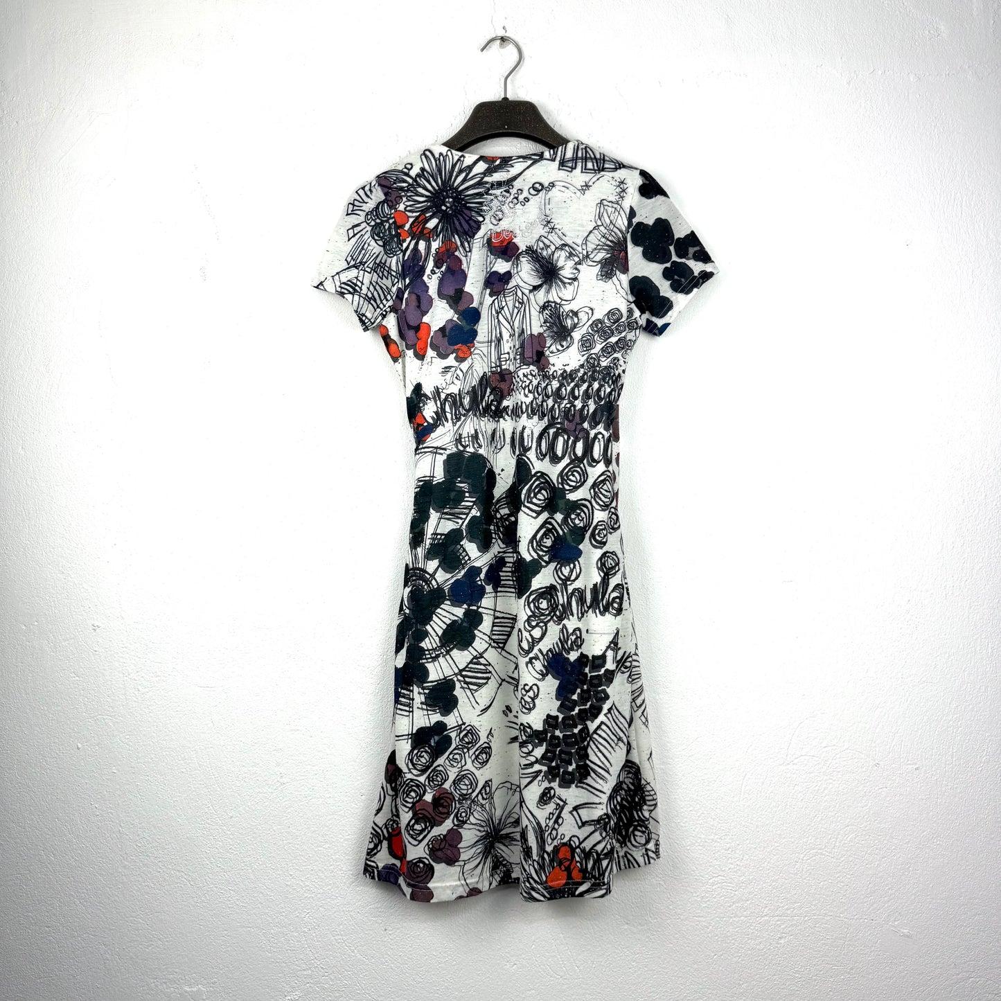 Kuratierter Vintage Onlineshop nachhaltige Secondhand Kleidung online kaufen, Online Shop Vintage, Vintage Online Shop, Second Hand Online Shop, gebraucht, zweite Hand, reused, preloved, Y2K, thriftshop, thriftstore, thrifting, thrift shop, thrift store