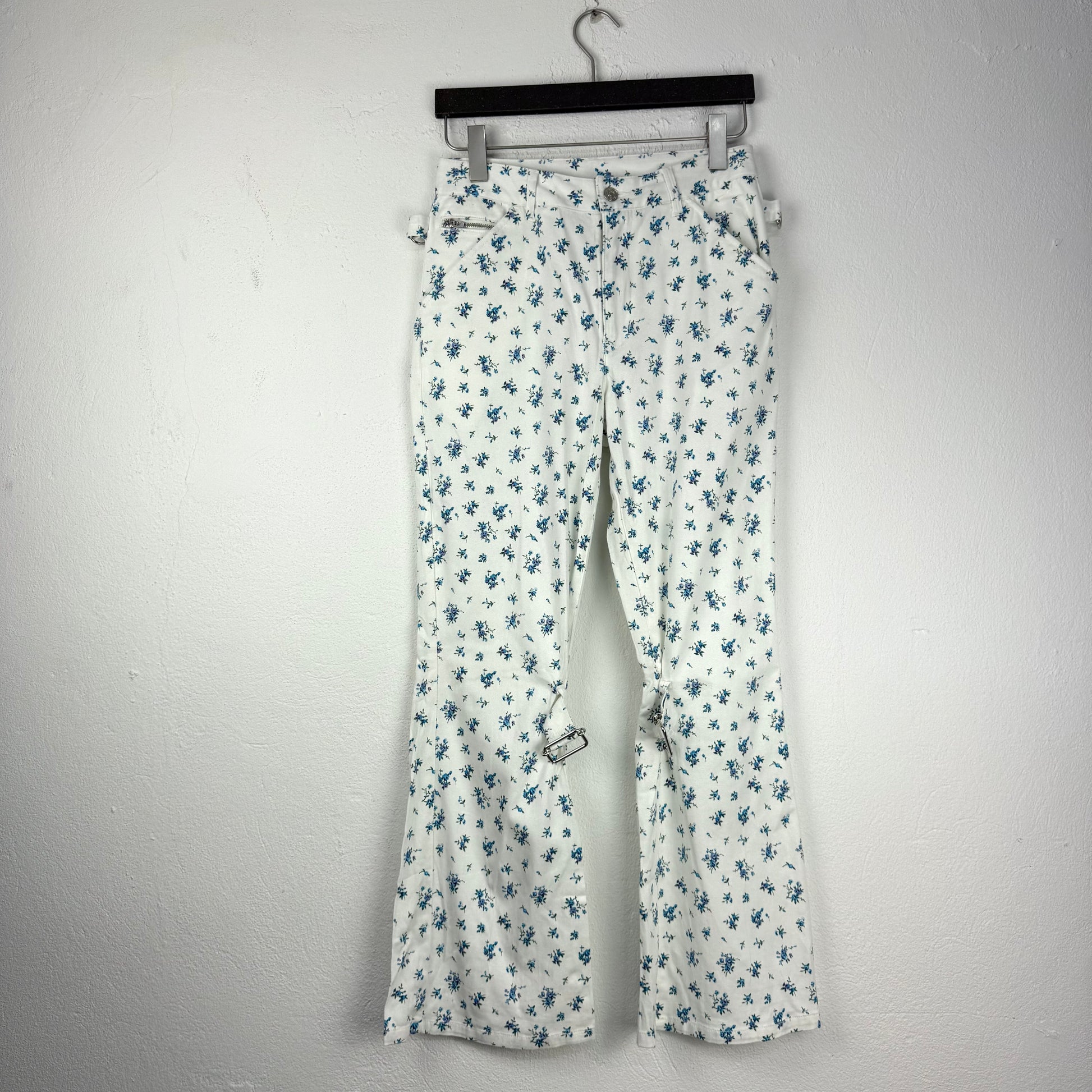 Kuratierter Vintage Onlineshop nachhaltige Secondhand Kleidung online kaufen, Online Shop Vintage, Vintage Online Shop, Second Hand Online Shop, gebraucht, zweite Hand, reused, preloved, Y2K, thriftshop, thriftstore, thrifting, thrift shop, thrift store