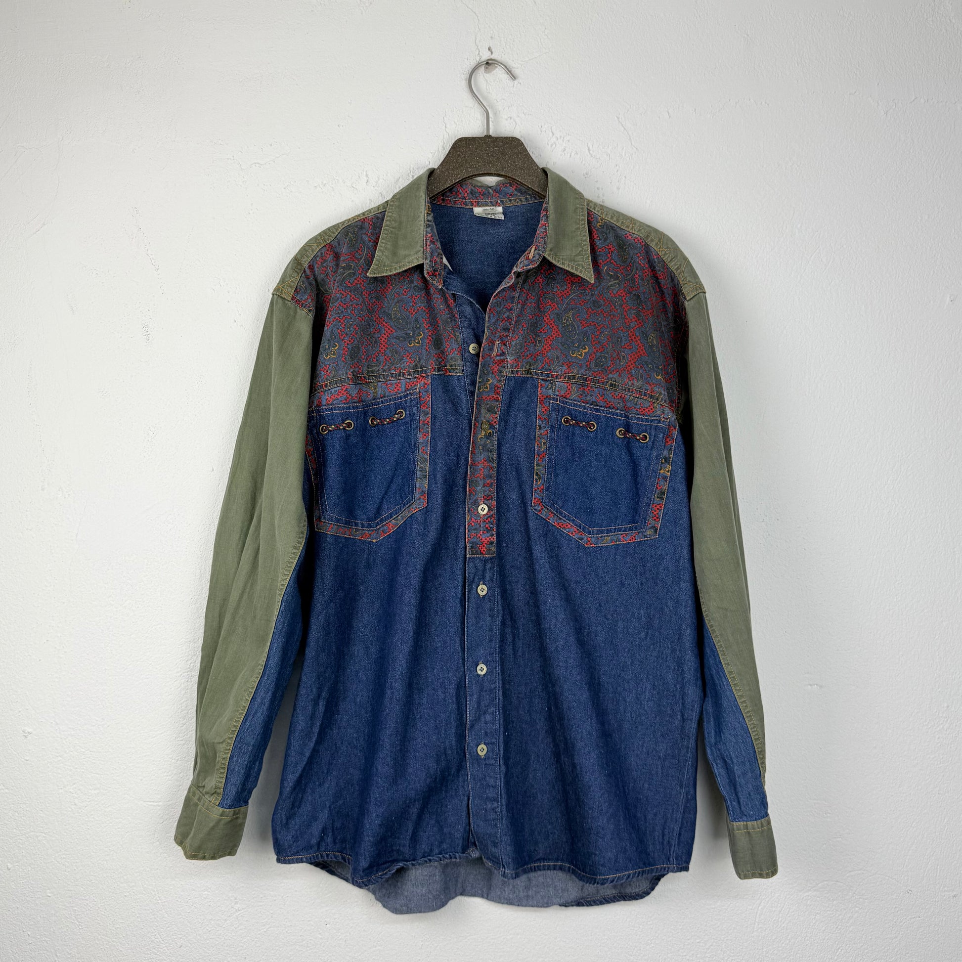 Kuratierter Vintage Onlineshop nachhaltige Secondhand Kleidung online kaufen, Online Shop Vintage, Vintage Online Shop, Second Hand Online Shop, gebraucht, zweite Hand, reused, preloved, Y2K, thriftshop, thriftstore, thrifting, thrift shop, thrift store, Denim, Boho, Patchwork