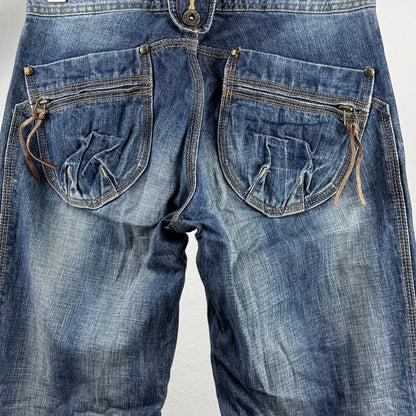 Kuratierter Vintage Onlineshop nachhaltige Secondhand Kleidung online kaufen, Online Shop Vintage, Vintage Online Shop, Second Hand Online Shop, gebraucht, zweite Hand, reused, preloved, Y2K, thriftshop, thriftstore, thrifting, thrift shop, thrift store