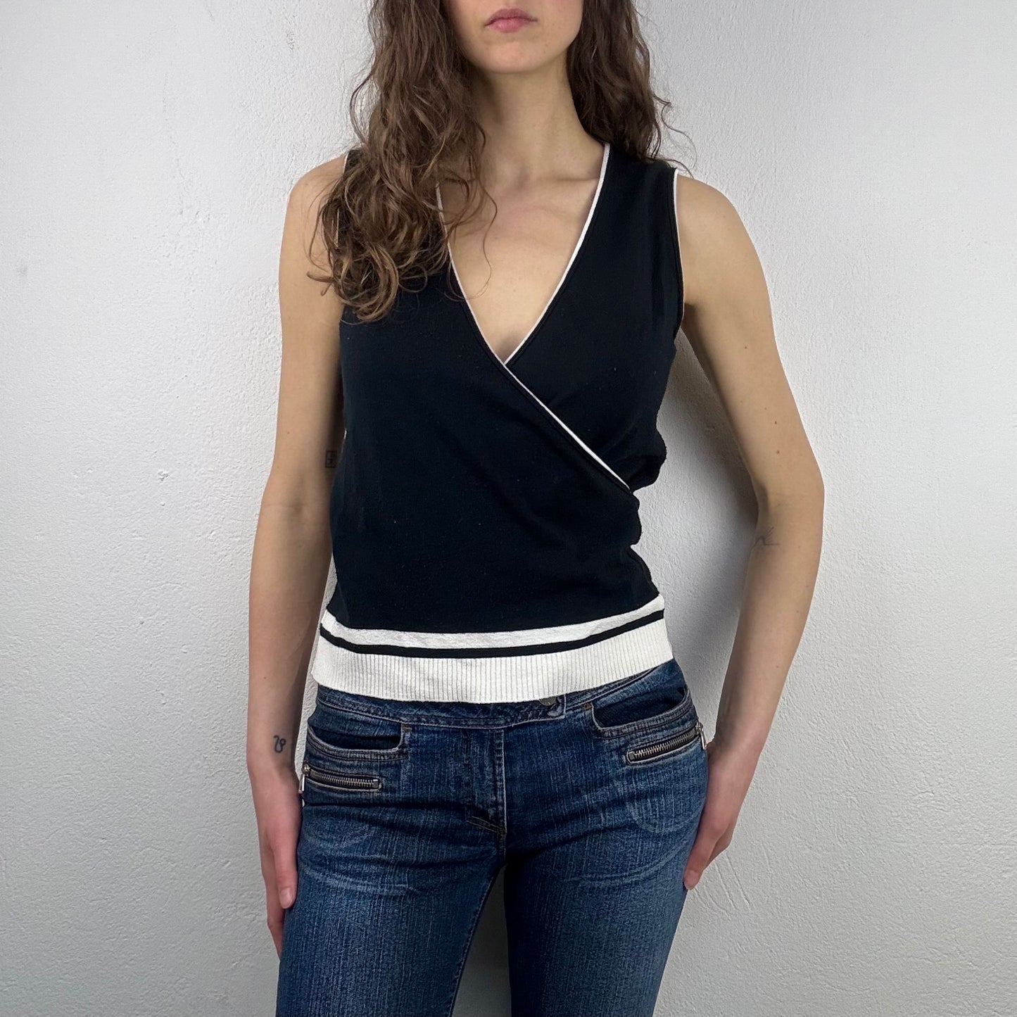 Kuratierter Vintage Onlineshop nachhaltige Secondhand Kleidung online kaufen, Online Shop Vintage, Vintage Online Shop, Second Hand Online Shop, gebraucht, zweite Hand, reused, preloved, Y2K, thriftshop, thriftstore, thrifting, thrift shop, thrift store