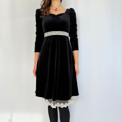 Kuratierter Vintage Onlineshop nachhaltige Secondhand Kleidung online kaufen, Online Shop Vintage, Vintage Online Shop, Second Hand Online Shop, gebraucht, zweite Hand, reused, preloved, Y2K, thriftshop, thriftstore, thrifting, thrift shop, thrift store, Elegant, Grunge, Soft Goth, Samt