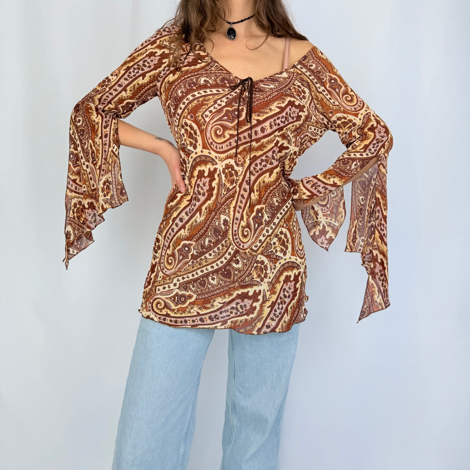 Kuratierter Vintage Onlineshop nachhaltige Secondhand Kleidung online kaufen, Online Shop Vintage, Vintage Online Shop, Second Hand Online Shop, gebraucht, zweite Hand, reused, preloved, Y2K, thriftshop, thriftstore, thrifting, thrift shop, thrift store, Second Hand, retro, Boho, Festival