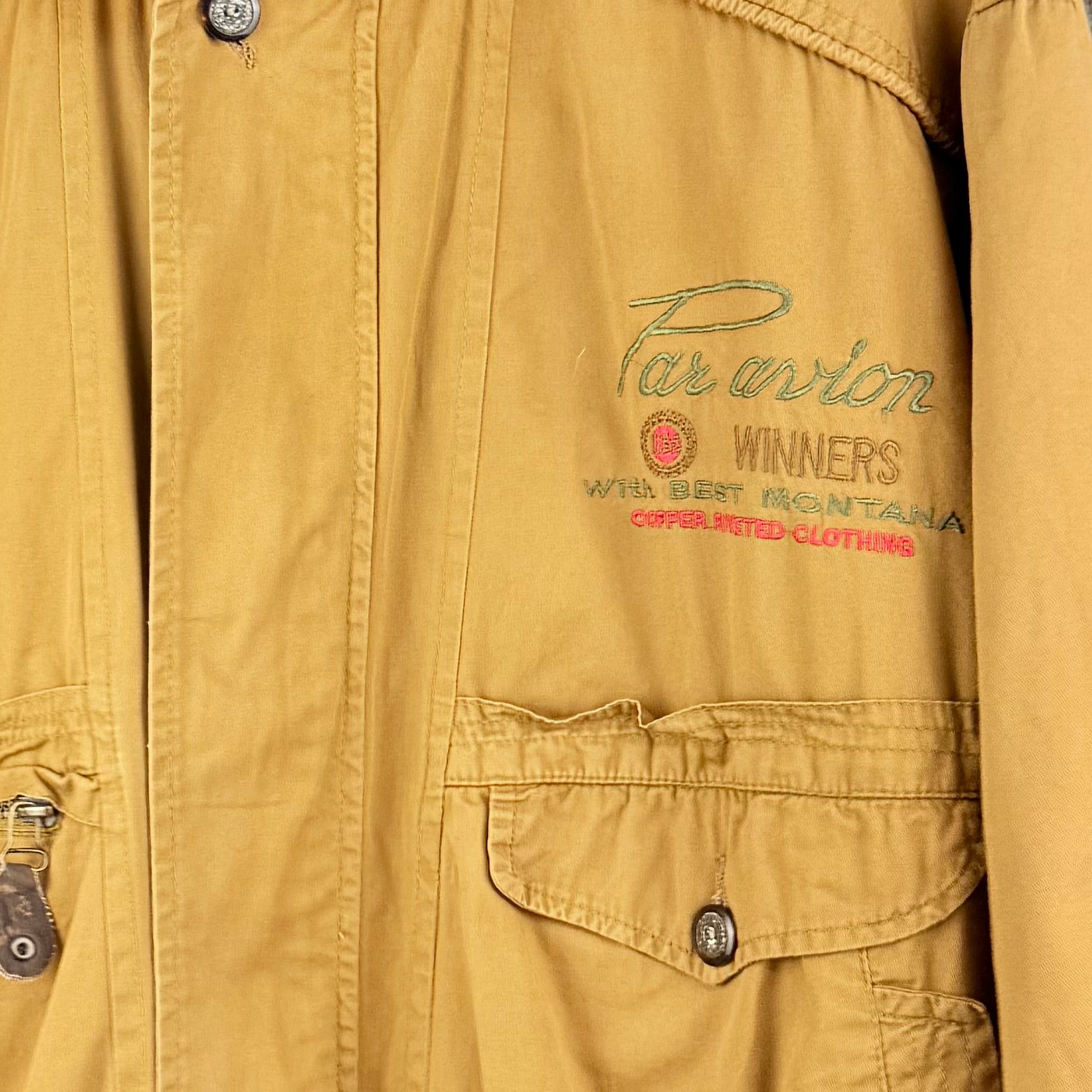 Kuratierter Vintage Onlineshop nachhaltige Secondhand Kleidung online kaufen, Online Shop Vintage, Vintage Online Shop, Second Hand Online Shop, gebraucht, zweite Hand, reused, preloved, Y2K, thriftshop, thriftstore, thrifting, thrift shop, thrift store