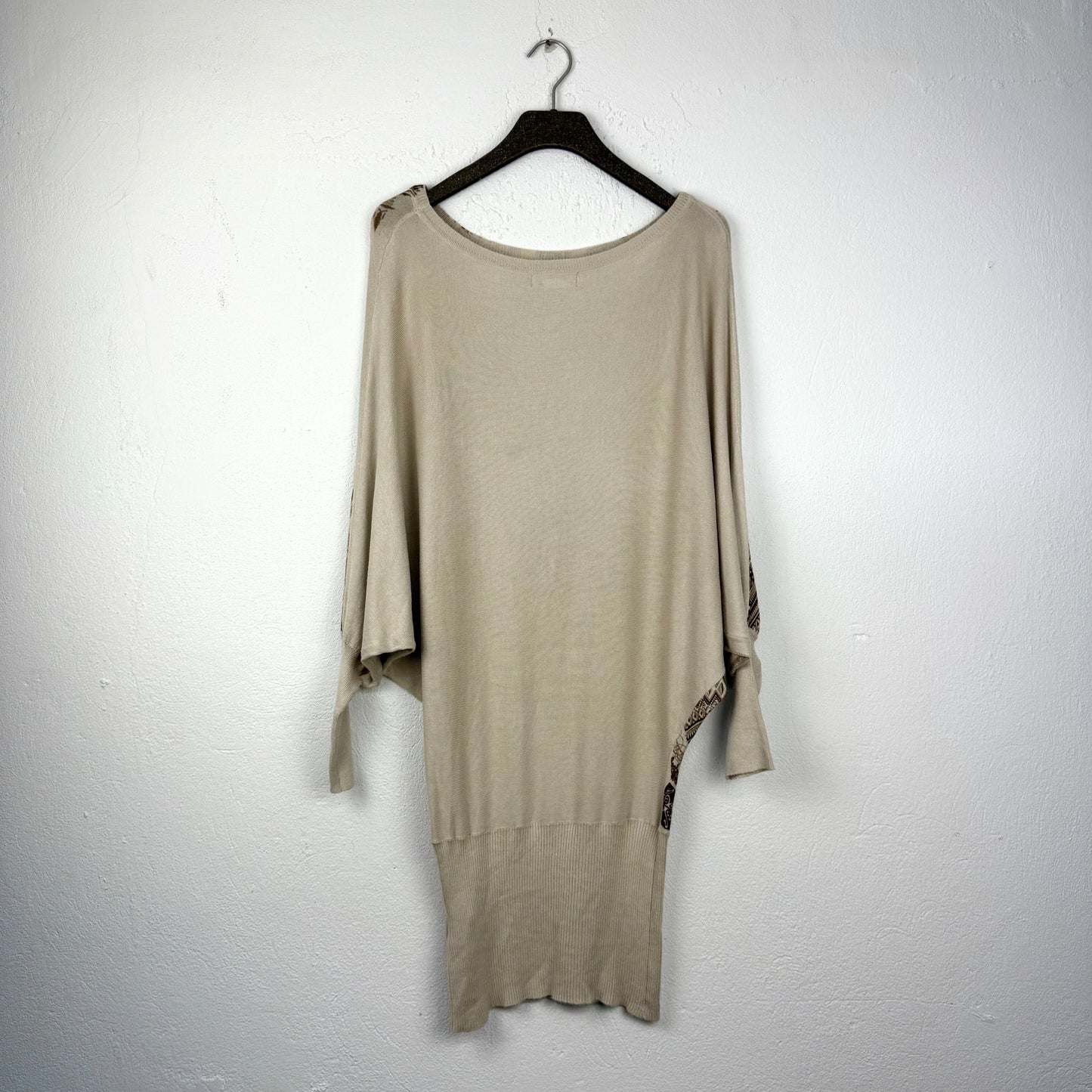 Kuratierter Vintage Onlineshop nachhaltige Secondhand Kleidung online kaufen, Online Shop Vintage, Vintage Online Shop, Second Hand Online Shop, gebraucht, zweite Hand, reused, preloved, Y2K, thriftshop, thriftstore, thrifting, thrift shop, thrift store