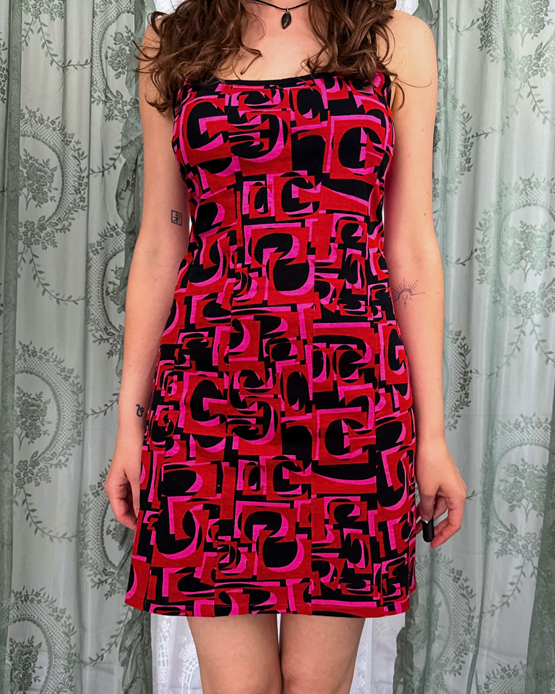 Custo Barcelona Minikleid 70s Style Muster Pink schwarz rot Sommerkleid Baumwolle 