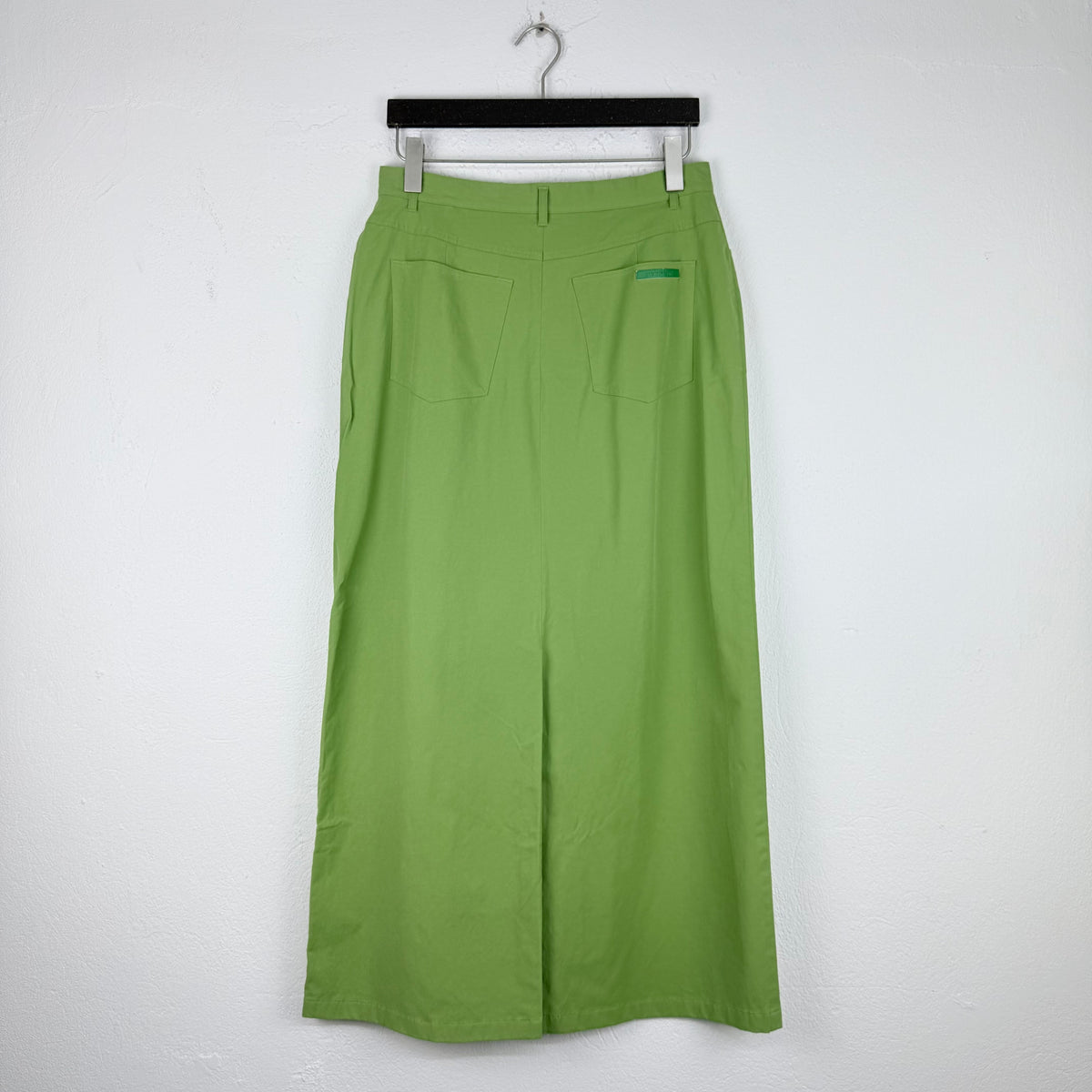 Kuratierter Vintage Onlineshop nachhaltige Secondhand Kleidung online kaufen, Online Shop Vintage, Vintage Online Shop, Second Hand Online Shop, gebraucht, zweite Hand, reused, preloved, Y2K, thriftshop, thriftstore, thrifting, thrift shop, thrift store, Maxirock, Utility, Essential