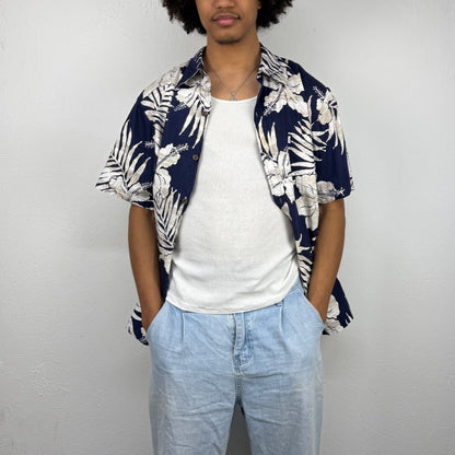 Kuratierter Vintage Onlineshop nachhaltige Secondhand Kleidung online kaufen, Online Shop Vintage, Vintage Online Shop, Second Hand Online Shop, gebraucht, zweite Hand, reused, preloved, Y2K, thriftshop, thriftstore, thrifting, thrift shop, thrift store