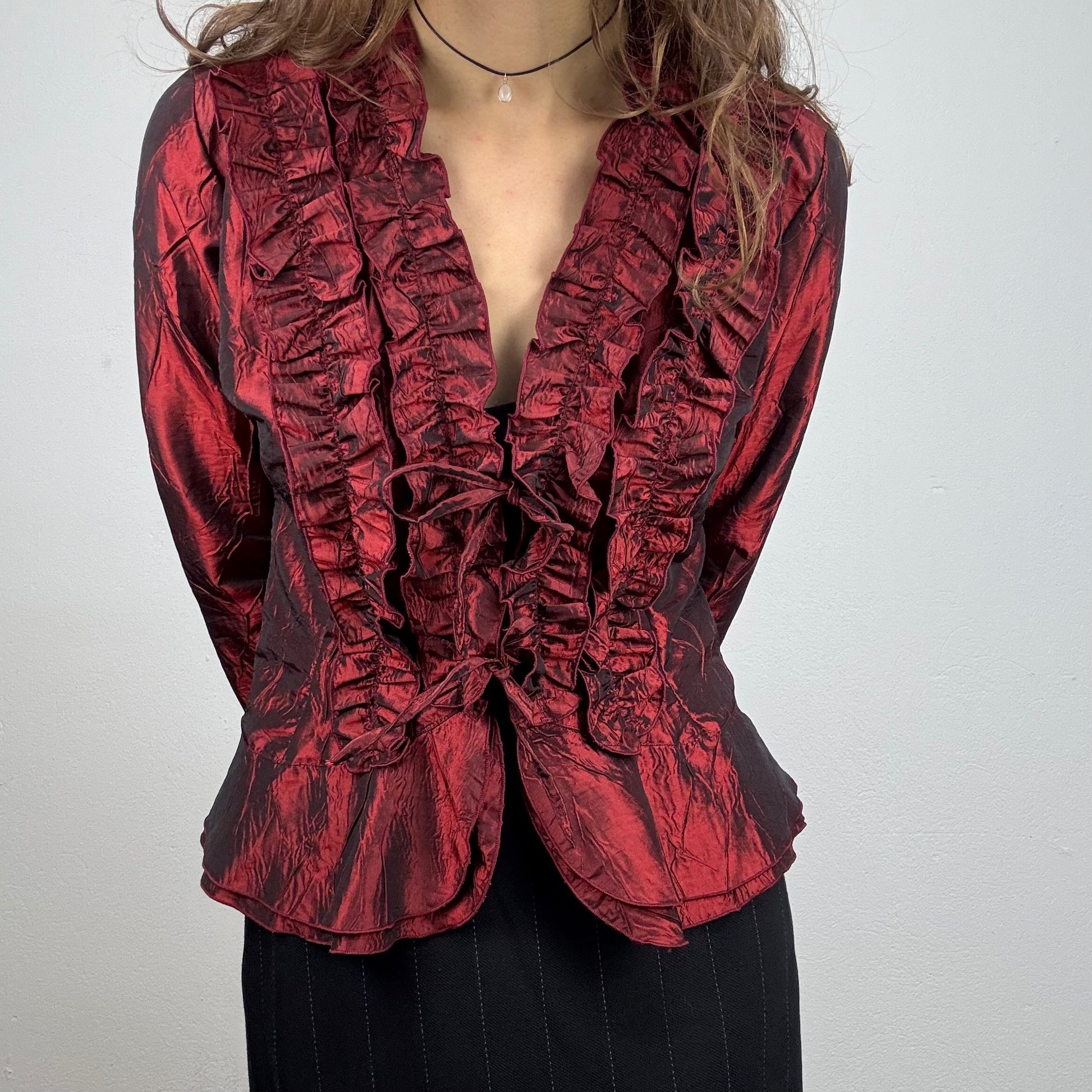Kuratierter Vintage Onlineshop nachhaltige Secondhand Kleidung online kaufen, Online Shop Vintage, Vintage Online Shop, Second Hand Online Shop, gebraucht, zweite Hand, reused, preloved, Y2K, thriftshop, thriftstore, thrifting, thrift shop, thrift store