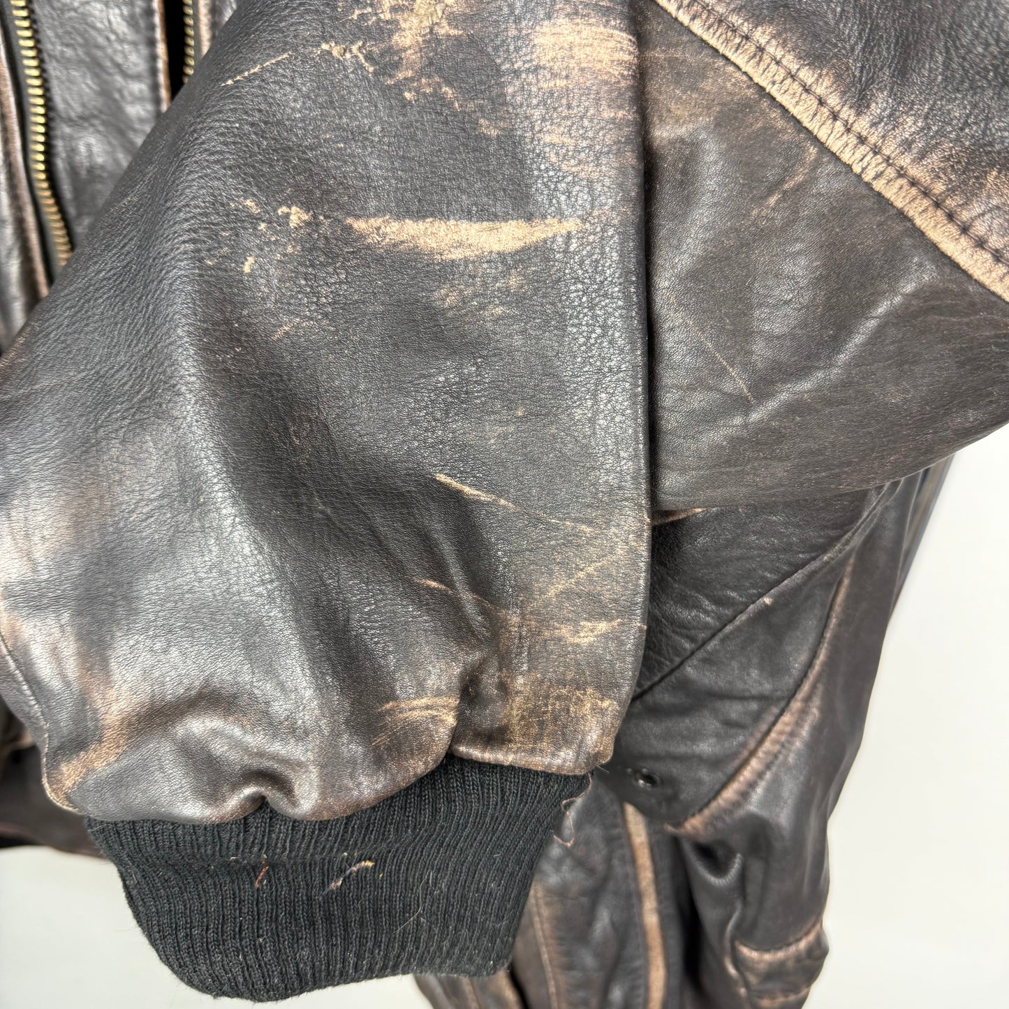 Kuratierter Vintage Onlineshop nachhaltige Secondhand Kleidung online kaufen, Online Shop Vintage, Vintage Online Shop, Second Hand Online Shop, gebraucht, zweite Hand, reused, preloved, Y2K, thriftshop, thriftstore, thrifting, thrift shop, thrift store