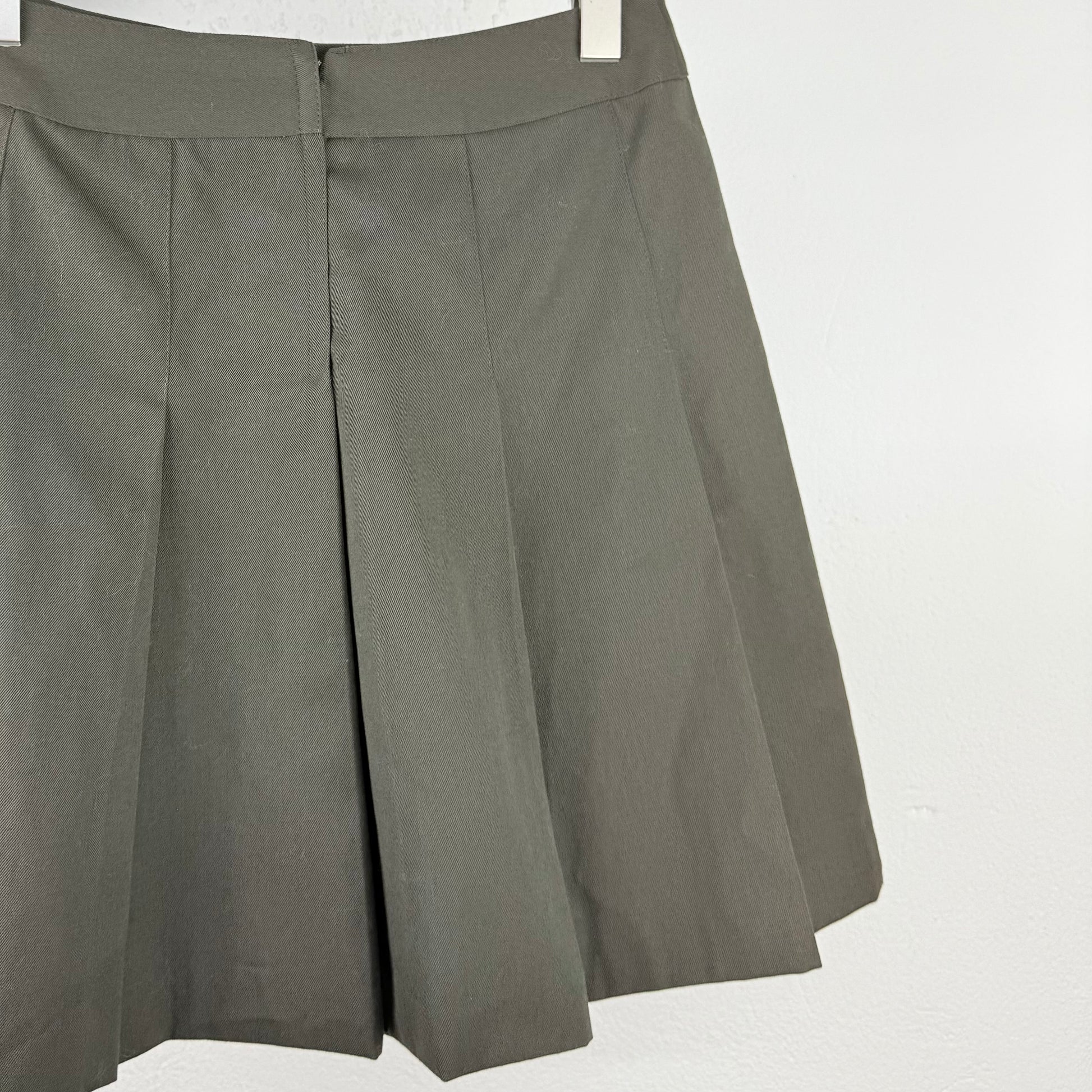 Kuratierter Vintage Onlineshop nachhaltige Secondhand Kleidung online kaufen, Online Shop Vintage, Vintage Online Shop, Second Hand Online Shop, gebraucht, zweite Hand, reused, preloved, Y2K, thriftshop, thriftstore, thrifting, thrift shop, thrift store