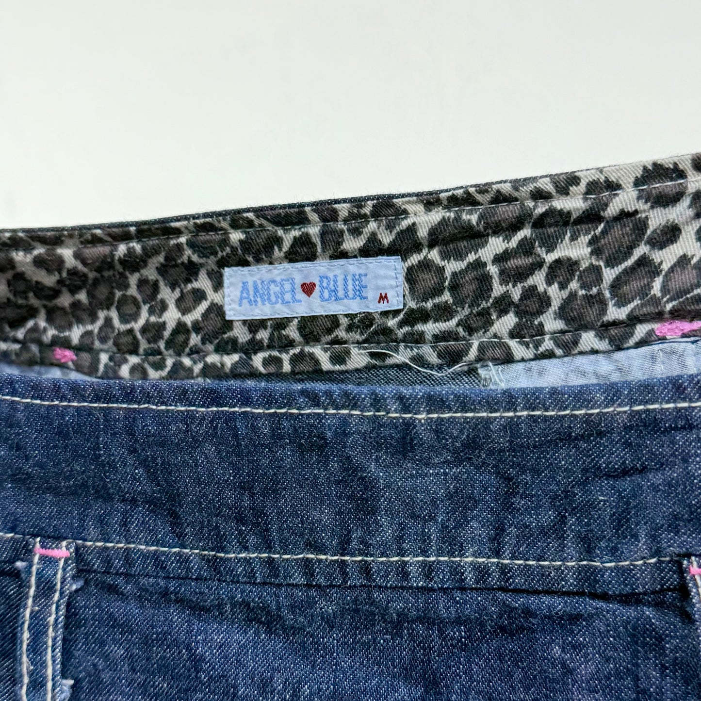 Kuratierter Vintage Onlineshop nachhaltige Secondhand Kleidung online kaufen, Online Shop Vintage, Vintage Online Shop, Second Hand Online Shop, gebraucht, zweite Hand, reused, preloved, Y2K, thriftshop, thriftstore, thrifting, thrift shop, thrift store