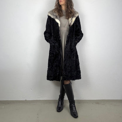 Kuratierter Vintage Onlineshop nachhaltige Secondhand Kleidung online kaufen, Online Shop Vintage, Vintage Online Shop, Second Hand Online Shop, gebraucht, zweite Hand, reused, preloved, Y2K, thriftshop, thriftstore, thrifting, thrift shop, thrift store