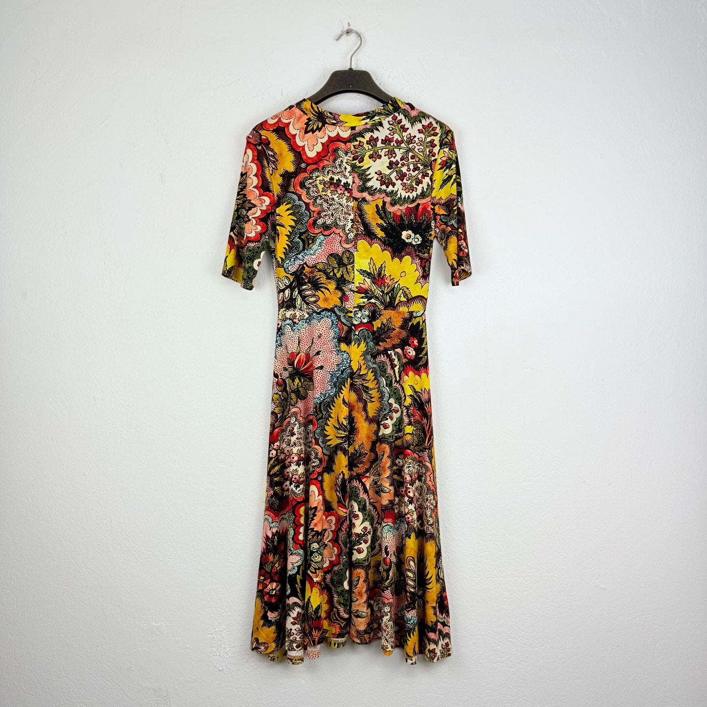 Kuratierter Vintage Onlineshop nachhaltige Secondhand Kleidung online kaufen, Online Shop Vintage, Vintage Online Shop, Second Hand Online Shop, gebraucht, zweite Hand, reused, preloved, Y2K, thriftshop, thriftstore, thrifting, thrift shop, thrift store, Retro, Pflanzenmuster, Maximalist