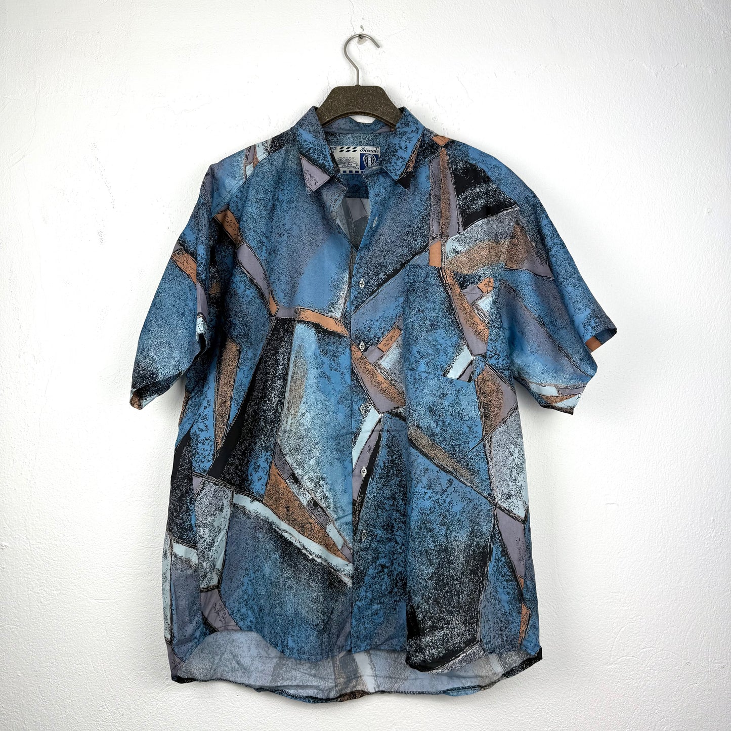 Kuratierter Vintage Onlineshop nachhaltige Secondhand Kleidung online kaufen, Online Shop Vintage, Vintage Online Shop, Second Hand Online Shop, gebraucht, zweite Hand, reused, preloved, Y2K, thriftshop, thriftstore, thrifting, thrift shop, thrift store