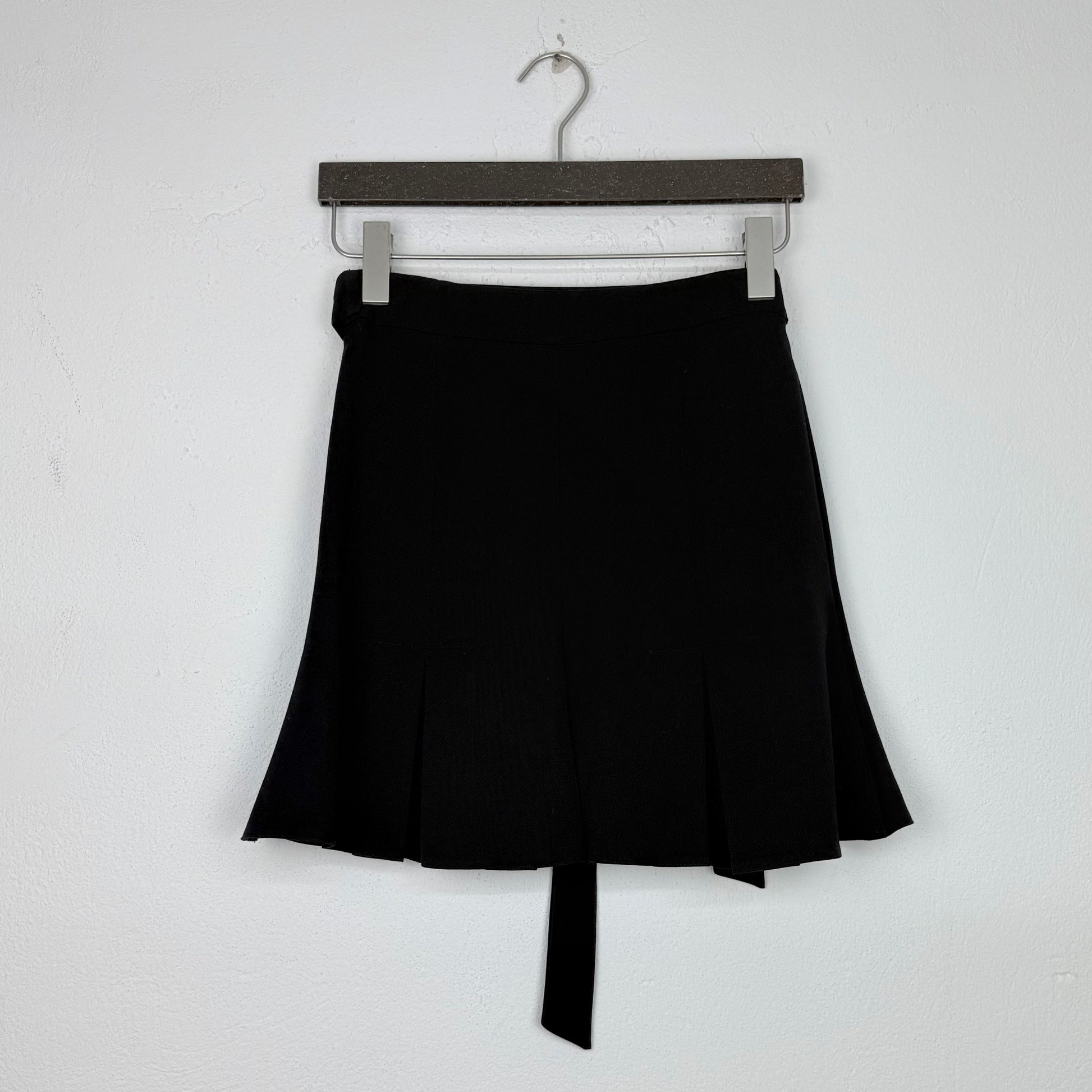Kuratierter Vintage Onlineshop nachhaltige Secondhand Kleidung online kaufen, Online Shop Vintage, Vintage Online Shop, Second Hand Online Shop, gebraucht, zweite Hand, reused, preloved, Y2K, thriftshop, thriftstore, thrifting, thrift shop, thrift store