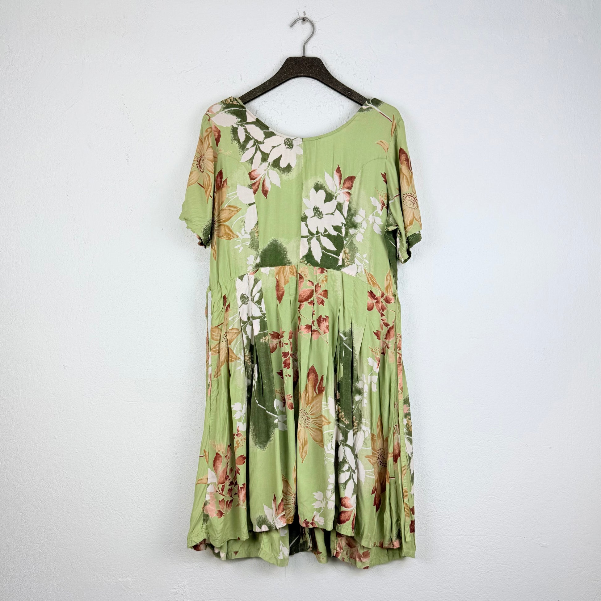 Kuratierter Vintage Onlineshop nachhaltige Secondhand Kleidung online kaufen, Online Shop Vintage, Vintage Online Shop, Second Hand Online Shop, gebraucht, zweite Hand, reused, preloved, Y2K, thriftshop, thriftstore, thrifting, thrift shop, thrift store, Boho, Festival, Flowers