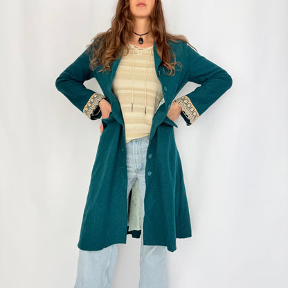 Kuratierter Vintage Onlineshop nachhaltige Secondhand Kleidung online kaufen, Online Shop Vintage, Vintage Online Shop, Second Hand Online Shop, gebraucht, zweite Hand, reused, preloved, Y2K, thriftshop, thriftstore, thrifting, thrift shop, thrift store, Classic, Cozy, Warm, Elegant