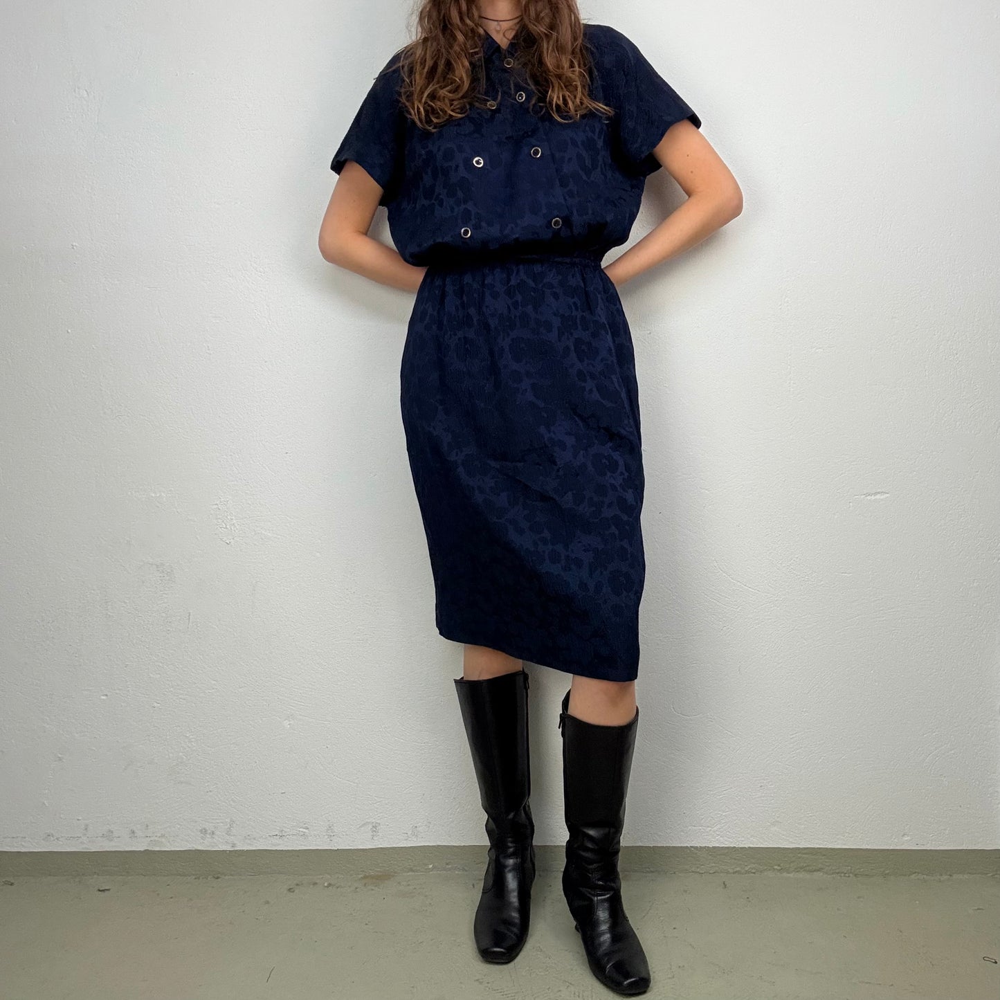 Kuratierter Vintage Onlineshop nachhaltige Secondhand Kleidung online kaufen, Online Shop Vintage, Vintage Online Shop, Second Hand Online Shop, gebraucht, zweite Hand, reused, preloved, Y2K, thriftshop, thriftstore, thrifting, thrift shop, thrift store