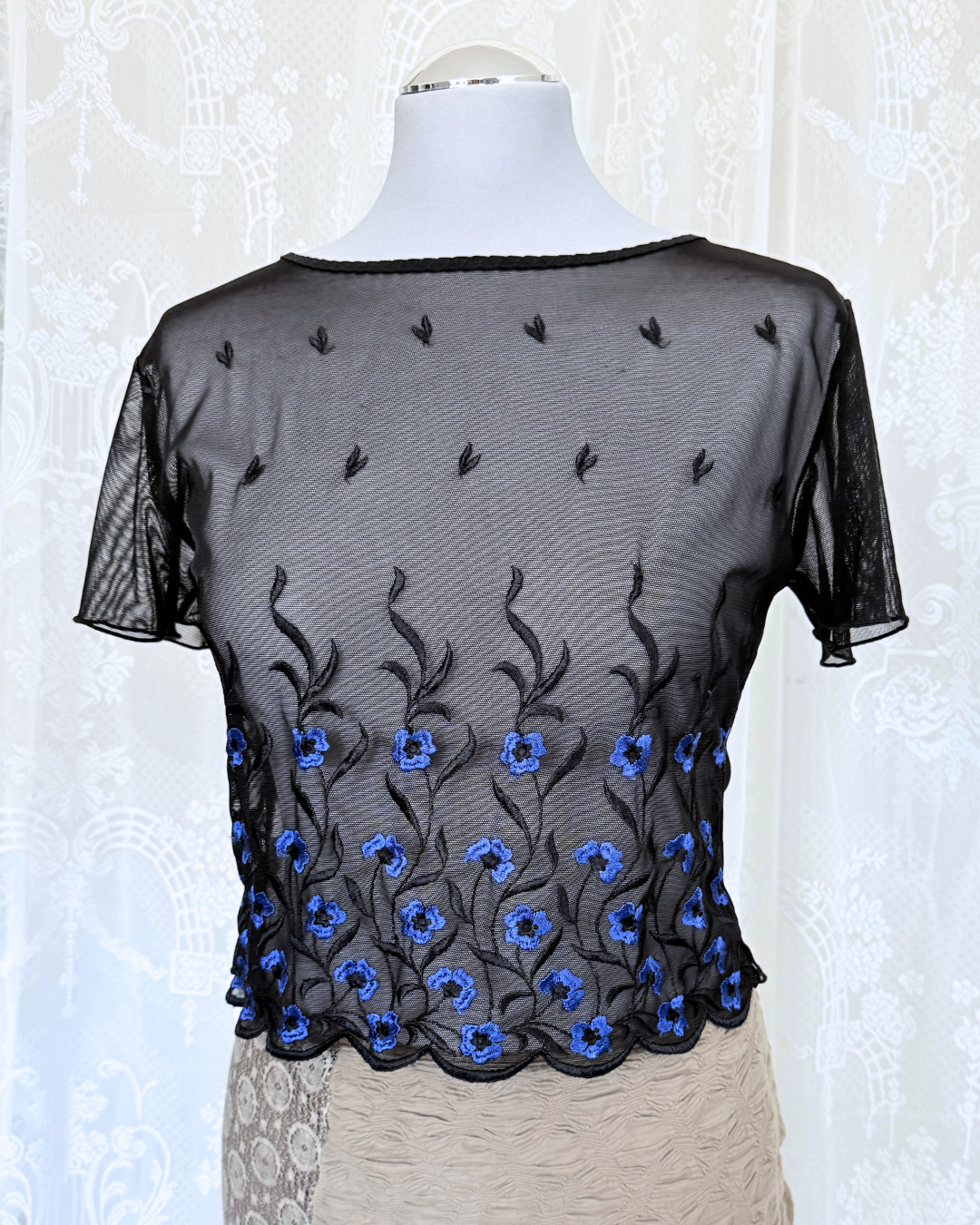 DiBen Mesh Oberteil T-shirt 90s Style Whimsy Whitchy Blumenstickerei