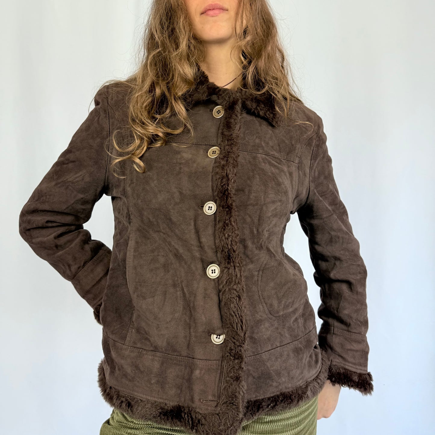 Kuratierter Vintage Onlineshop nachhaltige Secondhand Kleidung online kaufen, Online Shop Vintage, Vintage Online Shop, Second Hand Online Shop, gebraucht, zweite Hand, reused, preloved, Y2K, thriftshop, thriftstore, thrifting, thrift shop, thrift store, 2000s, Cozy, Warm, Teddy