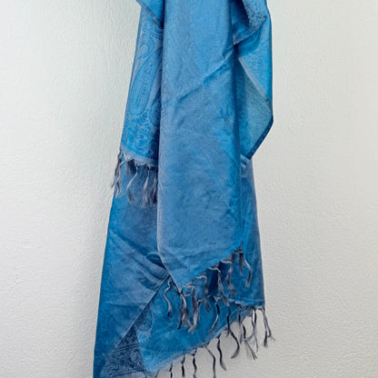 Kuratierter Vintage Onlineshop nachhaltige Secondhand Kleidung online kaufen, Online Shop Vintage, Vintage Online Shop, Second Hand Online Shop, gebraucht, zweite Hand, reused, preloved, Y2K, thriftshop, thriftstore, thrifting, thrift shop, thrift store, Boho, Paisley, Silk