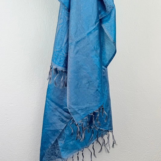 Kuratierter Vintage Onlineshop nachhaltige Secondhand Kleidung online kaufen, Online Shop Vintage, Vintage Online Shop, Second Hand Online Shop, gebraucht, zweite Hand, reused, preloved, Y2K, thriftshop, thriftstore, thrifting, thrift shop, thrift store, Boho, Paisley, Silk