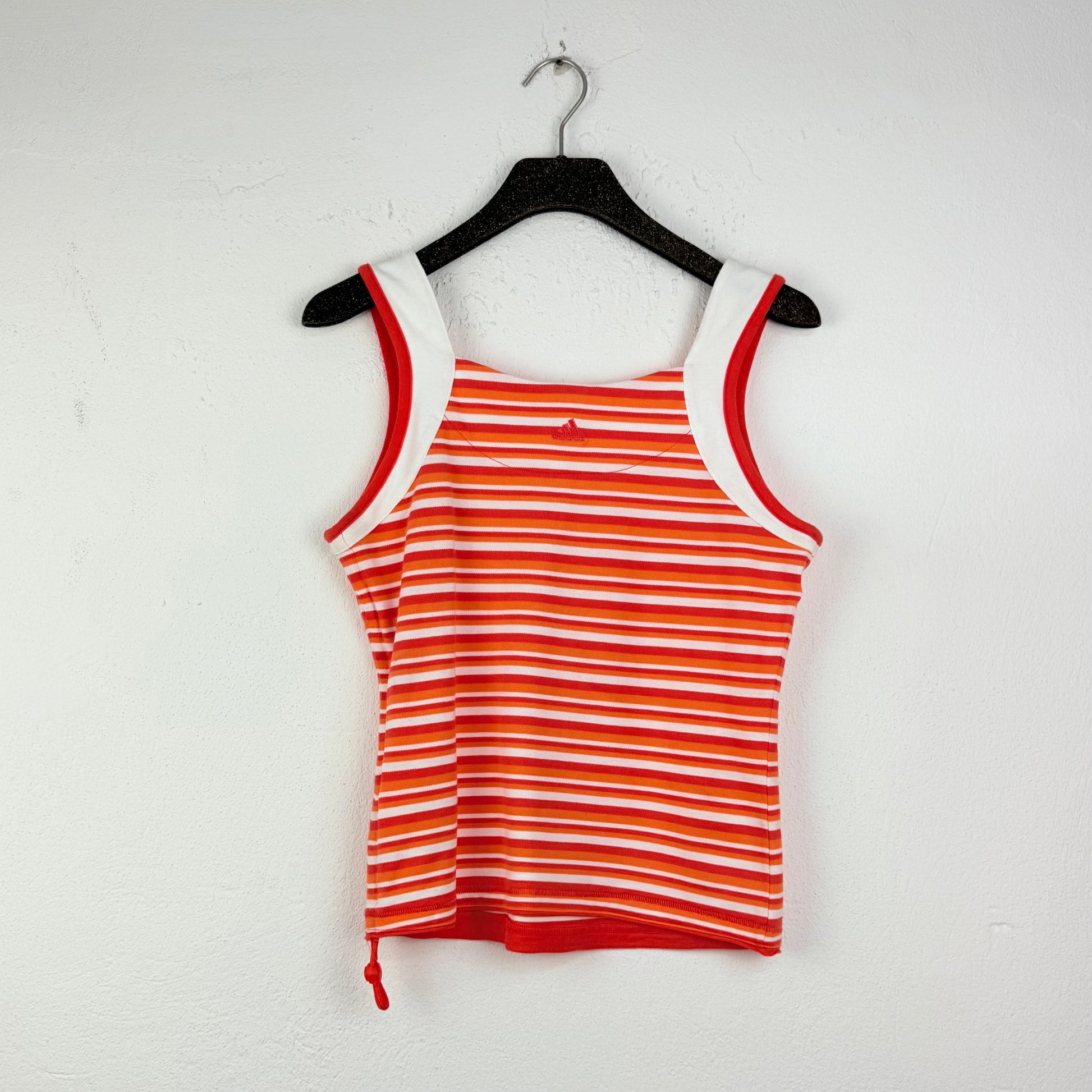 Kuratierter Vintage Onlineshop nachhaltige Secondhand Kleidung online kaufen, Online Shop Vintage, Vintage Online Shop, Second Hand Online Shop, gebraucht, zweite Hand, reused, preloved, Y2K, thriftshop, thriftstore, thrifting, thrift shop, thrift store