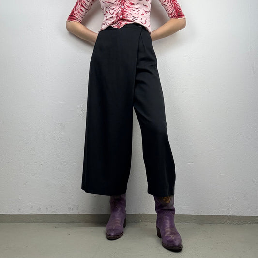 Kuratierter Vintage Onlineshop nachhaltige Secondhand Kleidung online kaufen, Online Shop Vintage, Vintage Online Shop, Second Hand Online Shop, gebraucht, zweite Hand, reused, preloved, Y2K, thriftshop, thriftstore, thrifting, thrift shop, thrift store