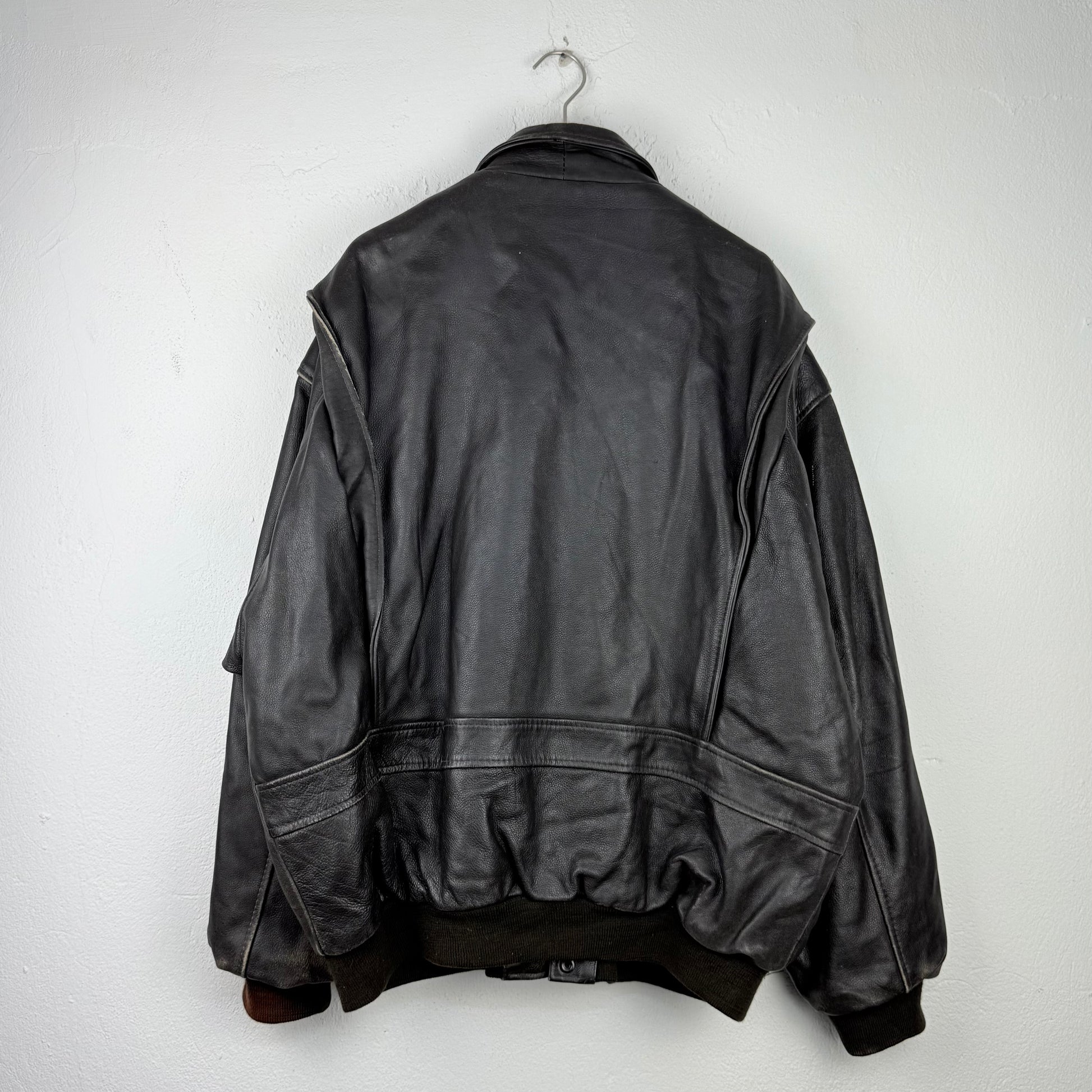 Kuratierter Vintage Onlineshop nachhaltige Secondhand Kleidung online kaufen, Online Shop Vintage, Vintage Online Shop, Second Hand Online Shop, gebraucht, zweite Hand, reused, preloved, Y2K, thriftshop, thriftstore, thrifting, thrift shop, thrift store