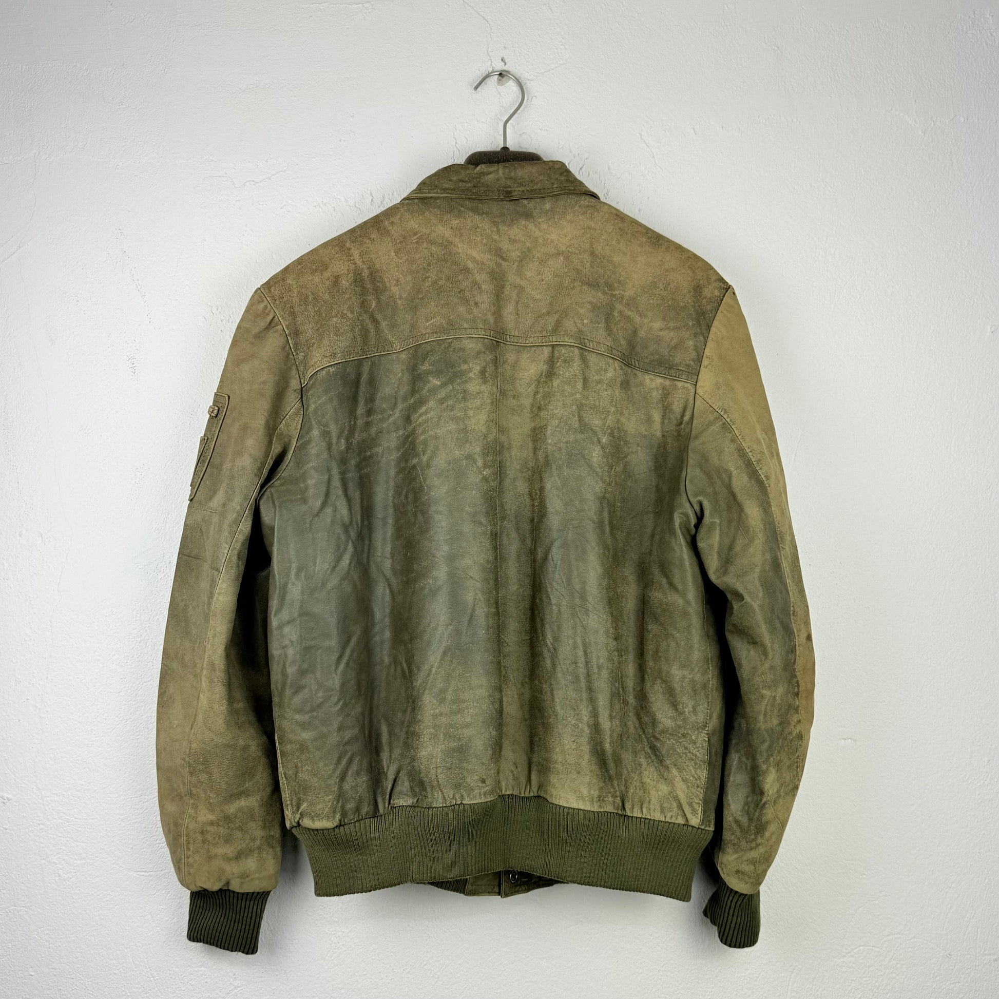 Kuratierter Vintage Onlineshop nachhaltige Secondhand Kleidung online kaufen, Online Shop Vintage, Vintage Online Shop, Second Hand Online Shop, gebraucht, zweite Hand, reused, preloved, Y2K, thriftshop, thriftstore, thrifting, thrift shop, thrift store