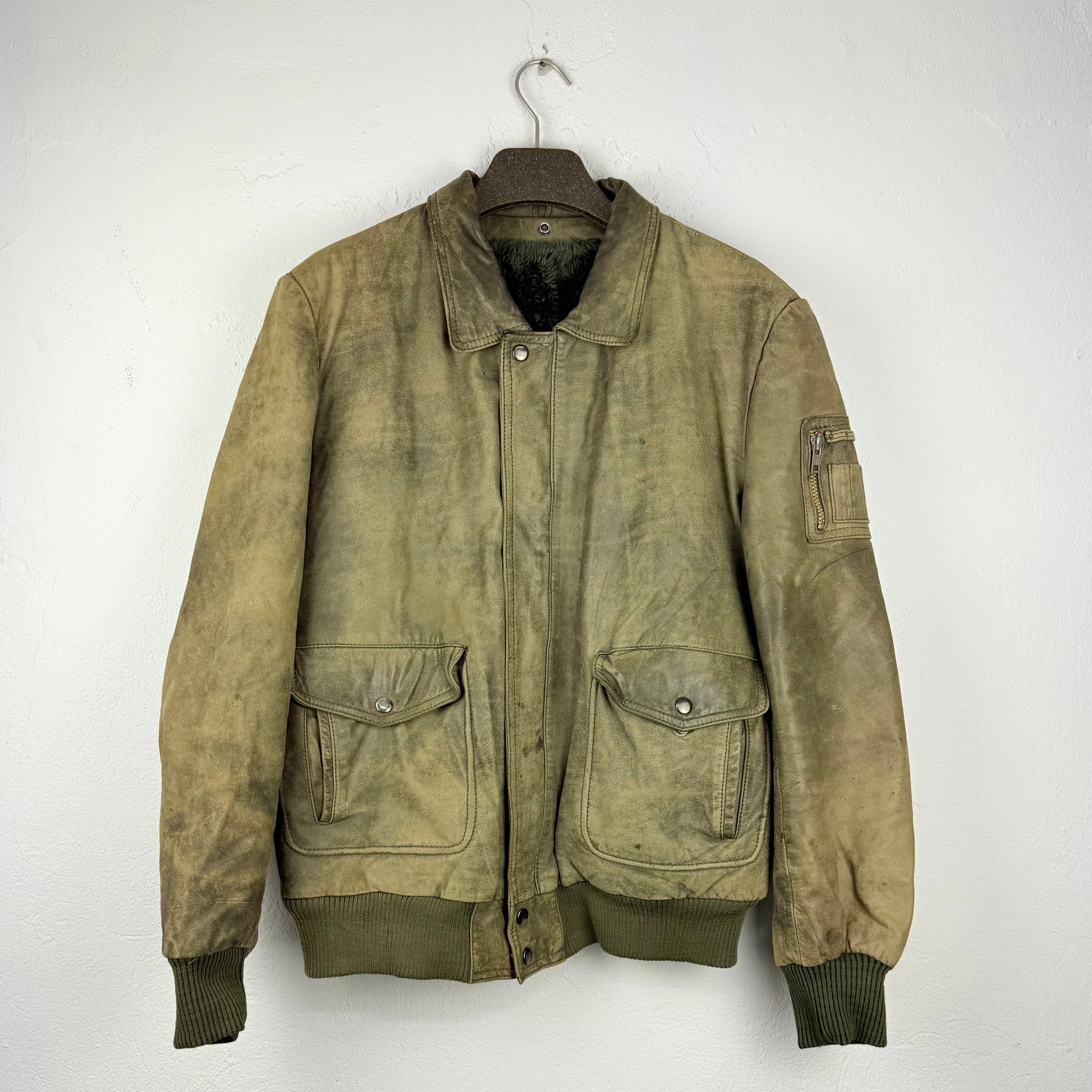 Kuratierter Vintage Onlineshop nachhaltige Secondhand Kleidung online kaufen, Online Shop Vintage, Vintage Online Shop, Second Hand Online Shop, gebraucht, zweite Hand, reused, preloved, Y2K, thriftshop, thriftstore, thrifting, thrift shop, thrift store