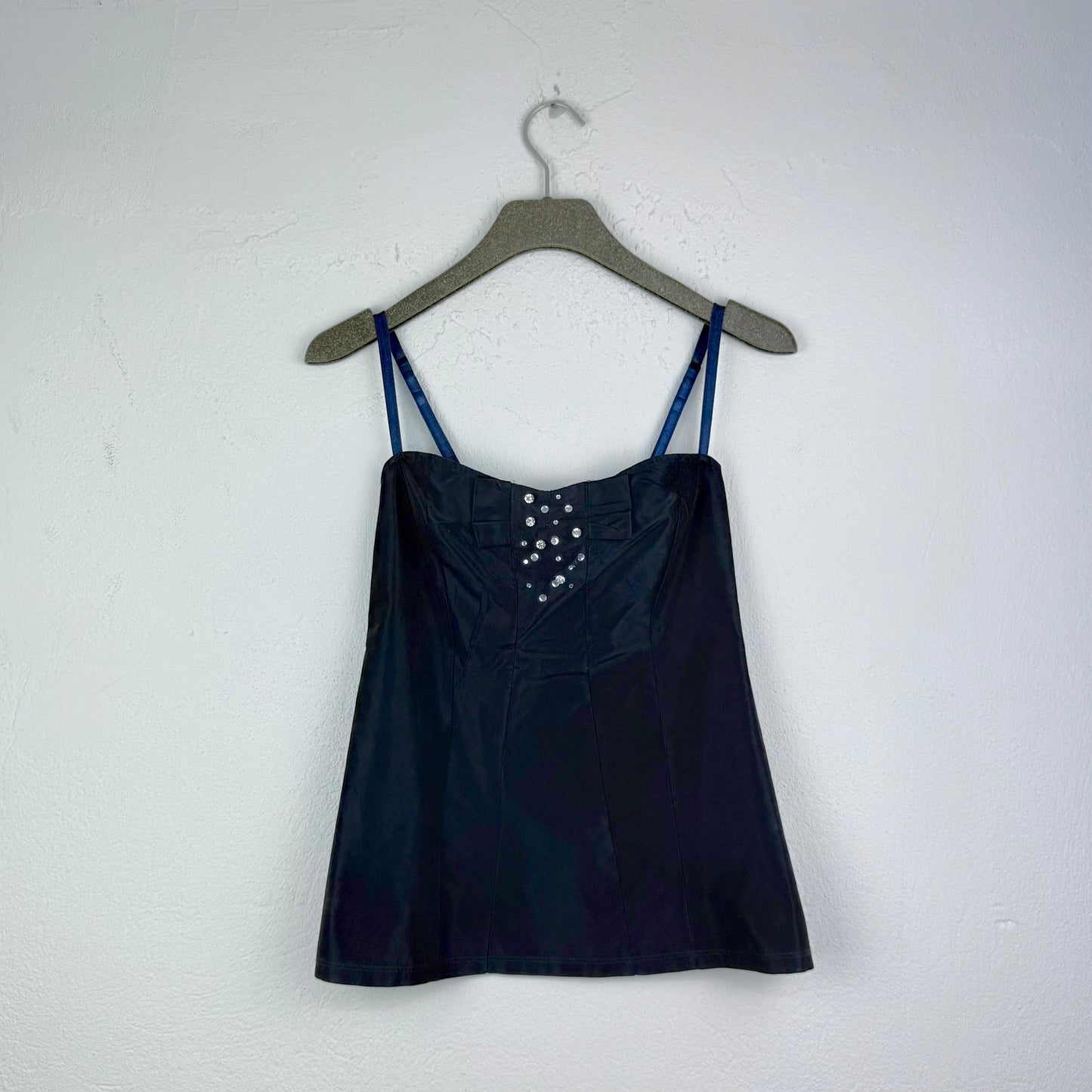 Kuratierter Vintage Onlineshop nachhaltige Secondhand Kleidung online kaufen, Online Shop Vintage, Vintage Online Shop, Second Hand Online Shop, gebraucht, zweite Hand, reused, preloved, Y2K, thriftshop, thriftstore, thrifting, thrift shop, thrift store