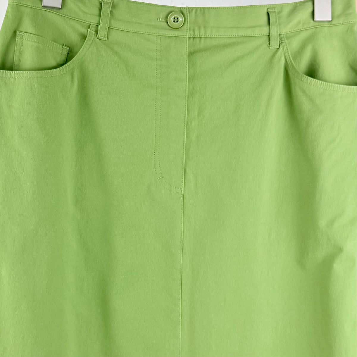 Kuratierter Vintage Onlineshop nachhaltige Secondhand Kleidung online kaufen, Online Shop Vintage, Vintage Online Shop, Second Hand Online Shop, gebraucht, zweite Hand, reused, preloved, Y2K, thriftshop, thriftstore, thrifting, thrift shop, thrift store, Maxirock, Utility, Essential