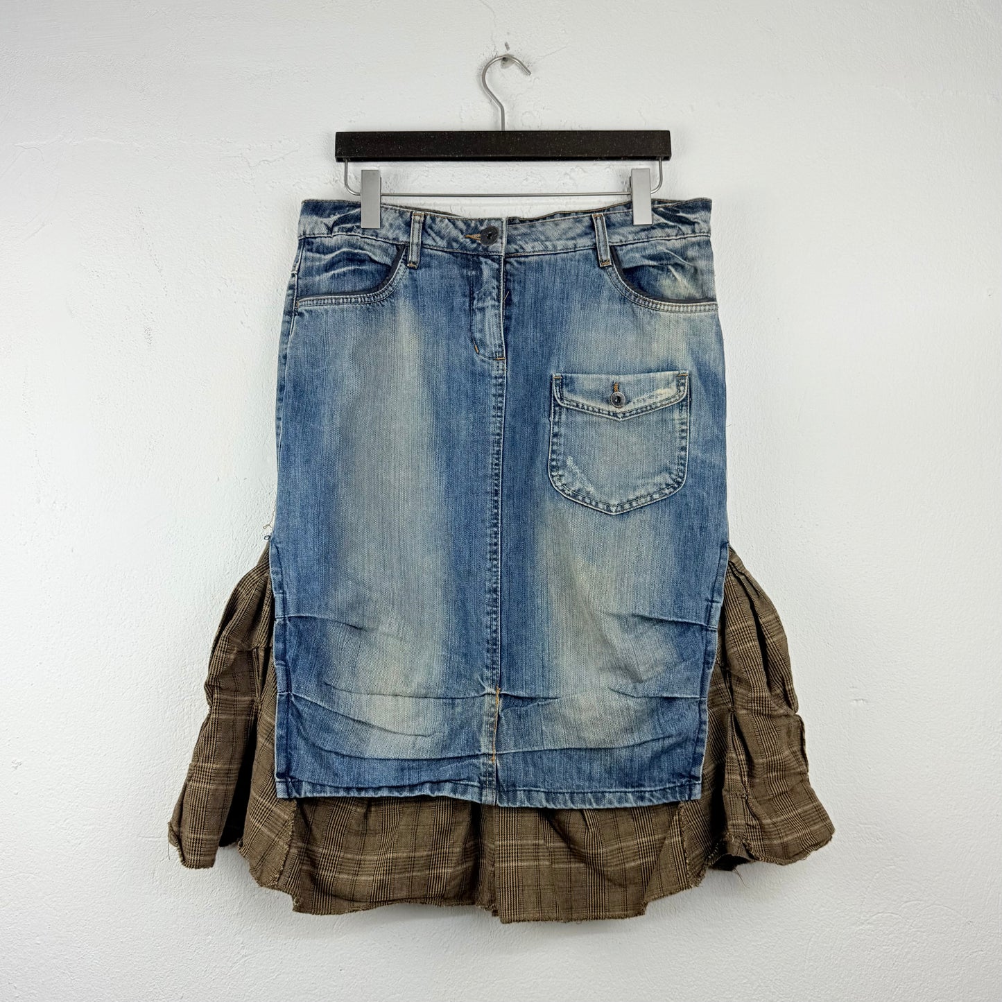 Kuratierter Vintage Onlineshop nachhaltige Secondhand Kleidung online kaufen, Online Shop Vintage, Vintage Online Shop, Second Hand Online Shop, gebraucht, zweite Hand, reused, preloved, Y2K, thriftshop, thriftstore, thrifting, thrift shop, thrift store, Reetro, Bratz, Denim, Mixed Fabrics