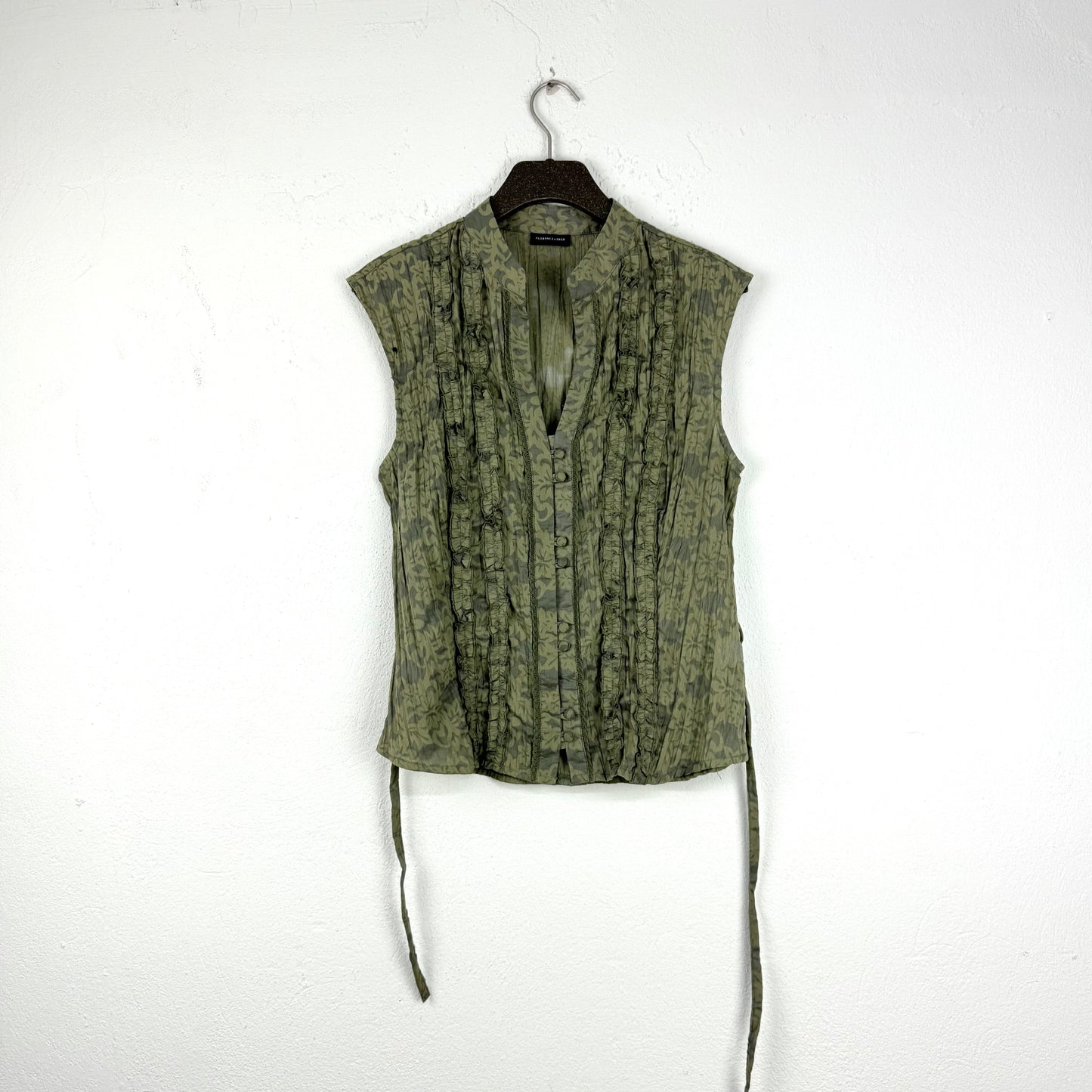 Kuratierter Vintage Onlineshop nachhaltige Secondhand Kleidung online kaufen, Online Shop Vintage, Vintage Online Shop, Second Hand Online Shop, gebraucht, zweite Hand, reused, preloved, Y2K, thriftshop, thriftstore, thrifting, thrift shop, thrift store