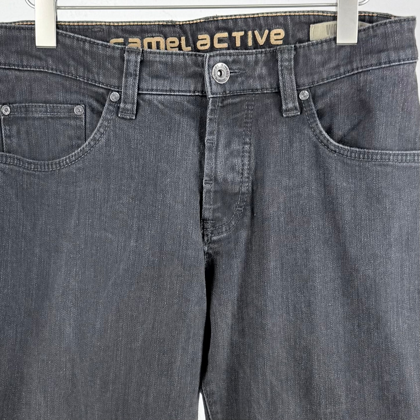 Kuratierter Vintage Onlineshop nachhaltige Secondhand Kleidung online kaufen, Online Shop Vintage, Vintage Online Shop, Second Hand Online Shop, gebraucht, zweite Hand, reused, preloved, Y2K, thriftshop, thriftstore, thrifting, thrift shop, thrift store, Jeans, Denim, Camel Active