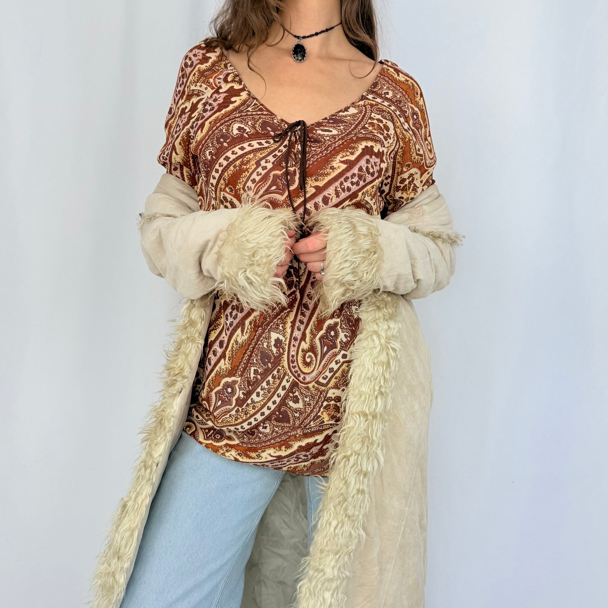 Kuratierter Vintage Onlineshop nachhaltige Secondhand Kleidung online kaufen, Online Shop Vintage, Vintage Online Shop, Second Hand Online Shop, gebraucht, zweite Hand, reused, preloved, Y2K, thriftshop, thriftstore, thrifting, thrift shop, thrift store, Second Hand, retro, Boho, Festival