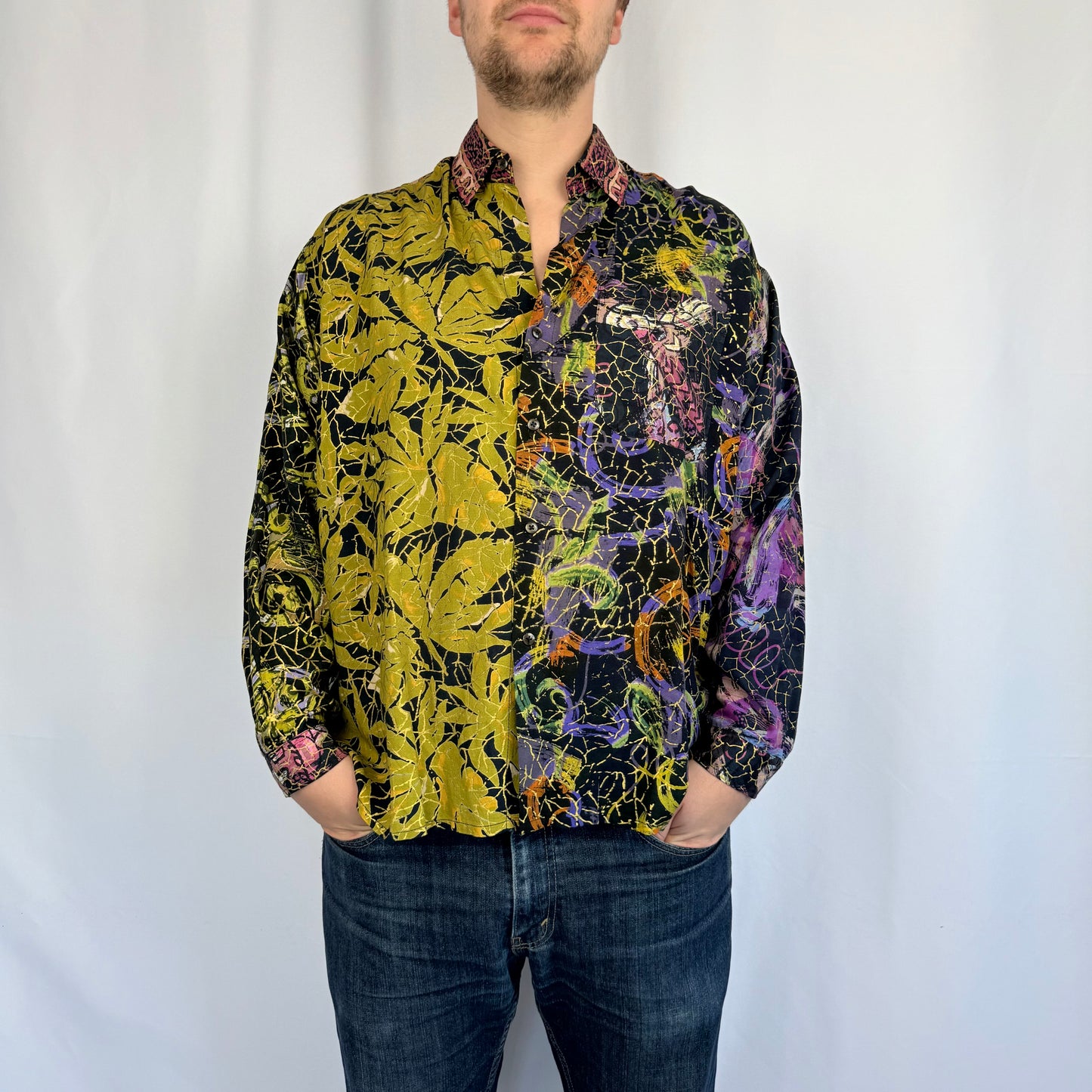 Kuratierter Vintage Onlineshop nachhaltige Secondhand Kleidung online kaufen, Online Shop Vintage, Vintage Online Shop, Second Hand Online Shop, gebraucht, zweite Hand, reused, preloved, Y2K, thriftshop, thriftstore, thrifting, thrift shop, thrift store, Crazy Pattern, Retro